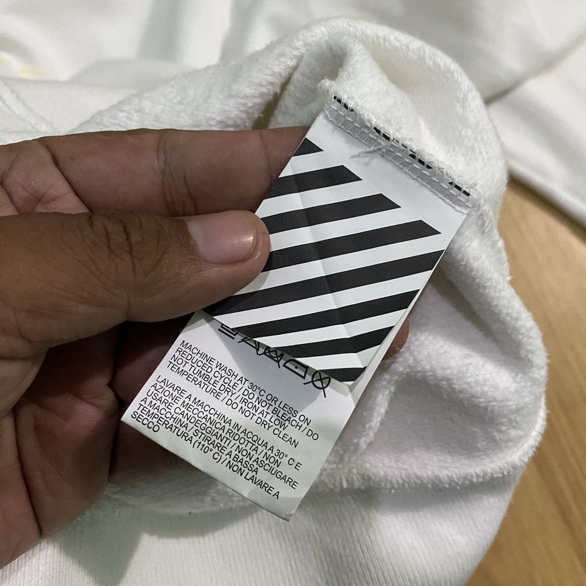 Off-White Off White 19AW Acrylic Arrows Slim Crewneck Size US XXL / EU 58 / 5 - 6 Thumbnail