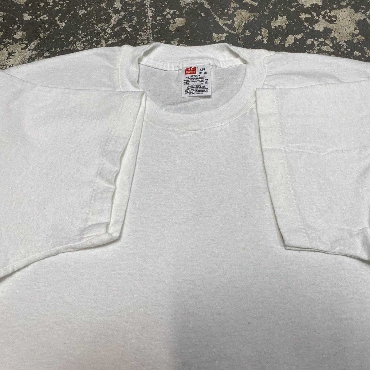 Vintage Vintage Hanes White Blank 90s Single Stitch Tshirt Size US L / EU 52-54 / 3 - 10 Thumbnail