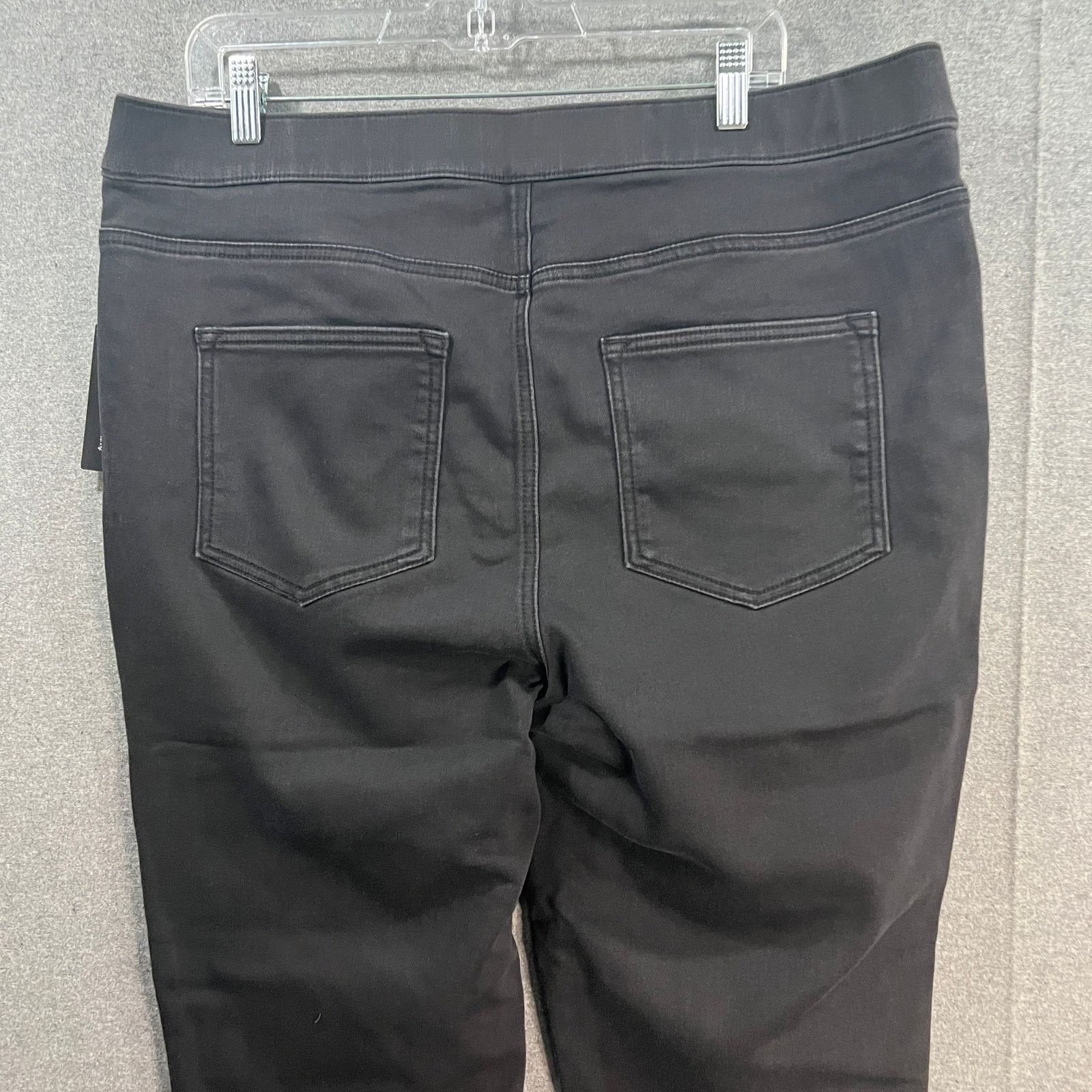Other Isaac Mizrahi Live! Regular Black Divine Denim Crop Slim Size 40" / US 18 - 4 Thumbnail