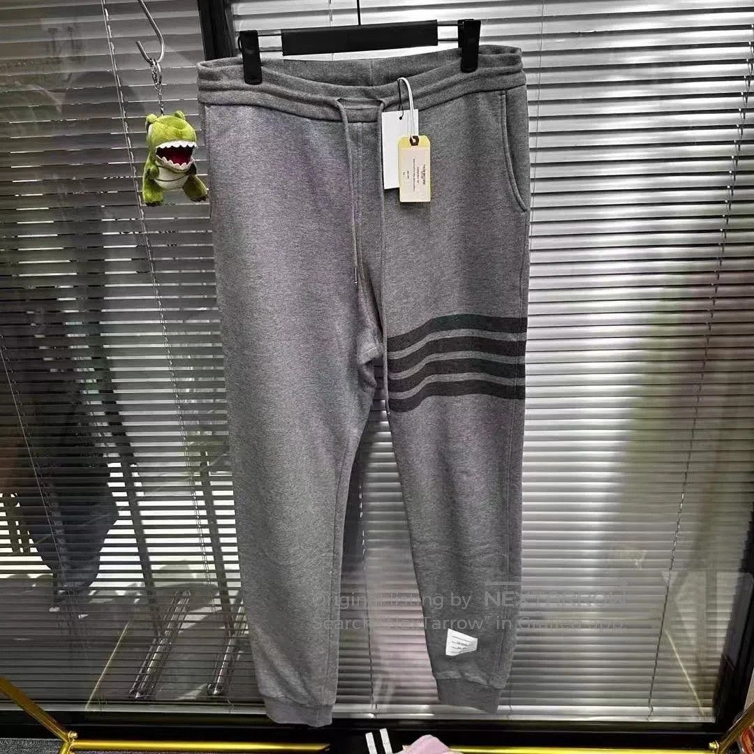 Thom Browne Thom Browne Sweatpants Size 3. Size US 26 / EU 42 - 1 Thumbnail