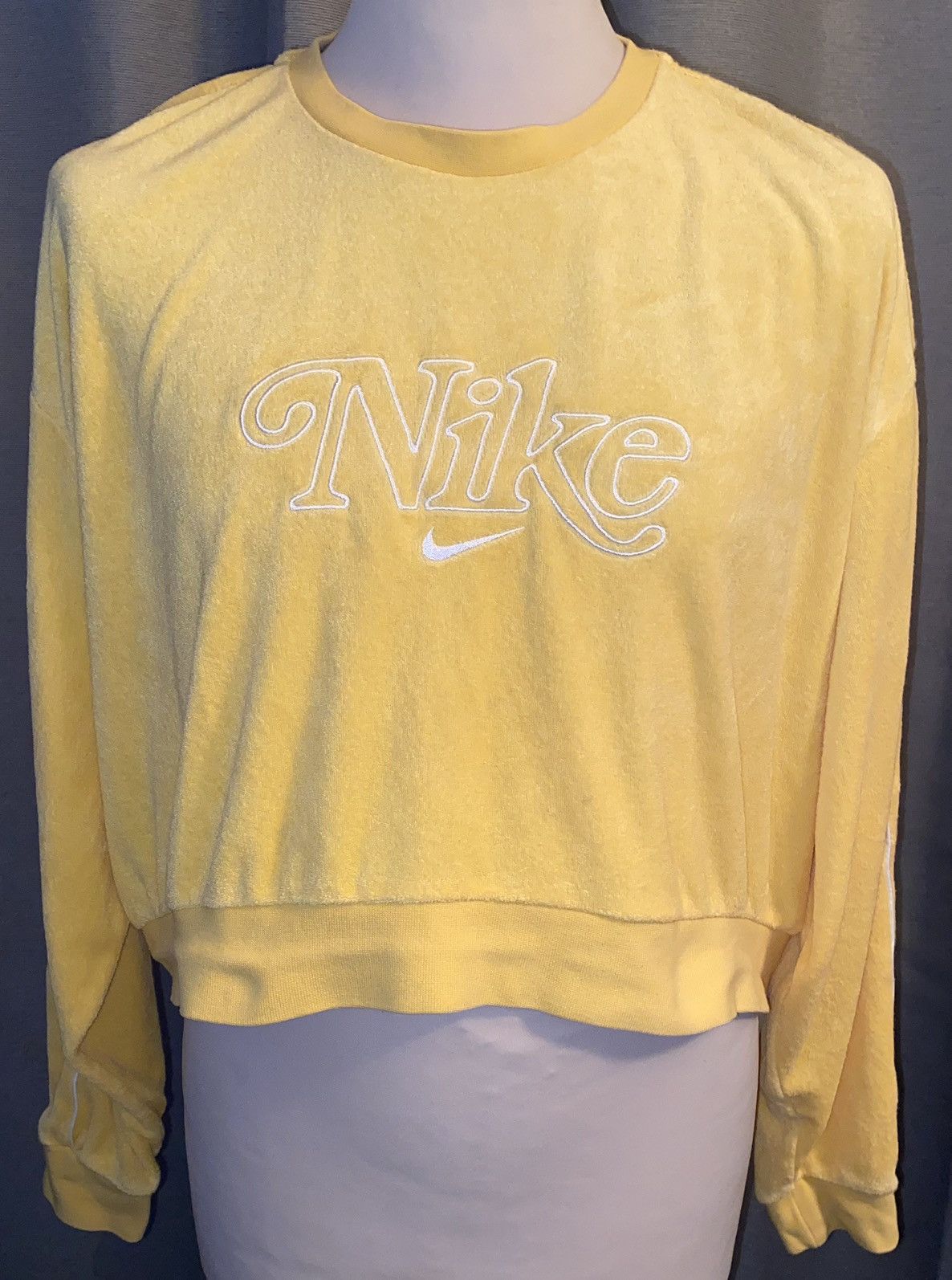 Nike Nike Cropped Sweatshirt - Large - Very Good Condition Size L / US 10 / IT 46 - 1 Thumbnail