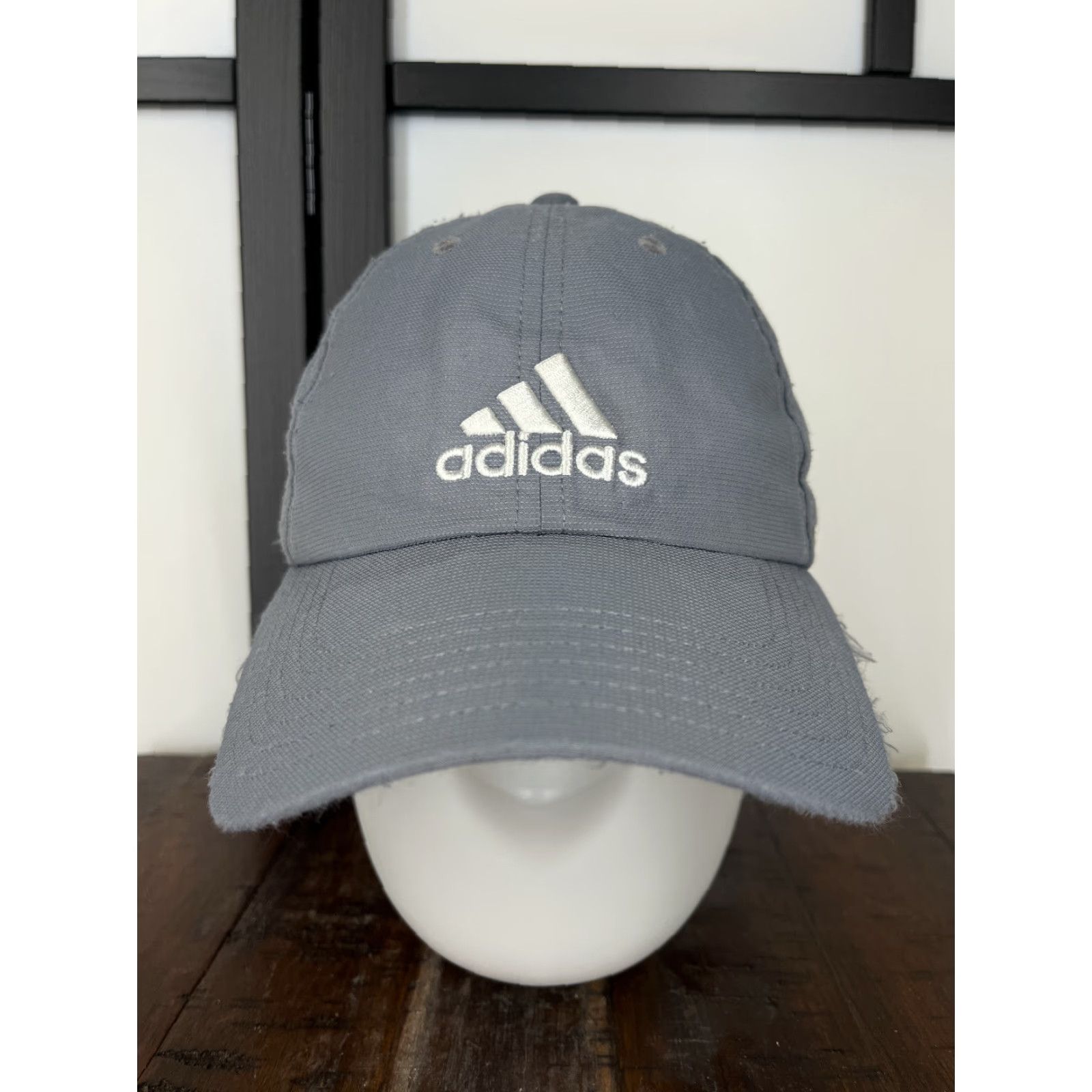 Adidas adidas Hat Cap Strap Back Adult One Size Gray 3 Stripe Aeroready Baseball Hat/Cap Mens Golf Hat Gray Polyester Twill Adjustable Lightweight相关 Size ONE SIZE - 2 Thumbnail