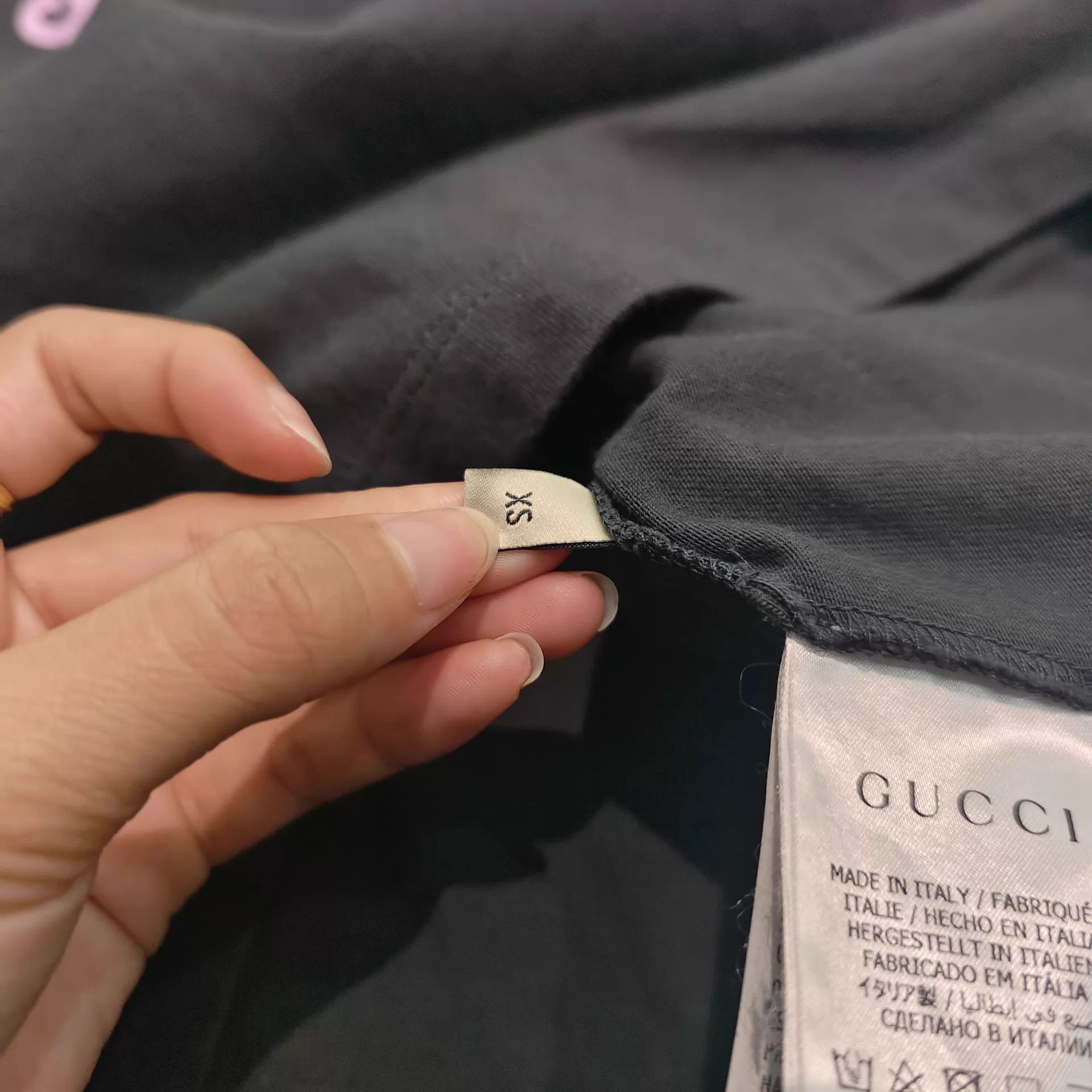 Gucci Gucci Strawberry Embroidery Black & Gray SS Tee XS Size XS / US 0-2 / IT 36-38 - 5 Thumbnail
