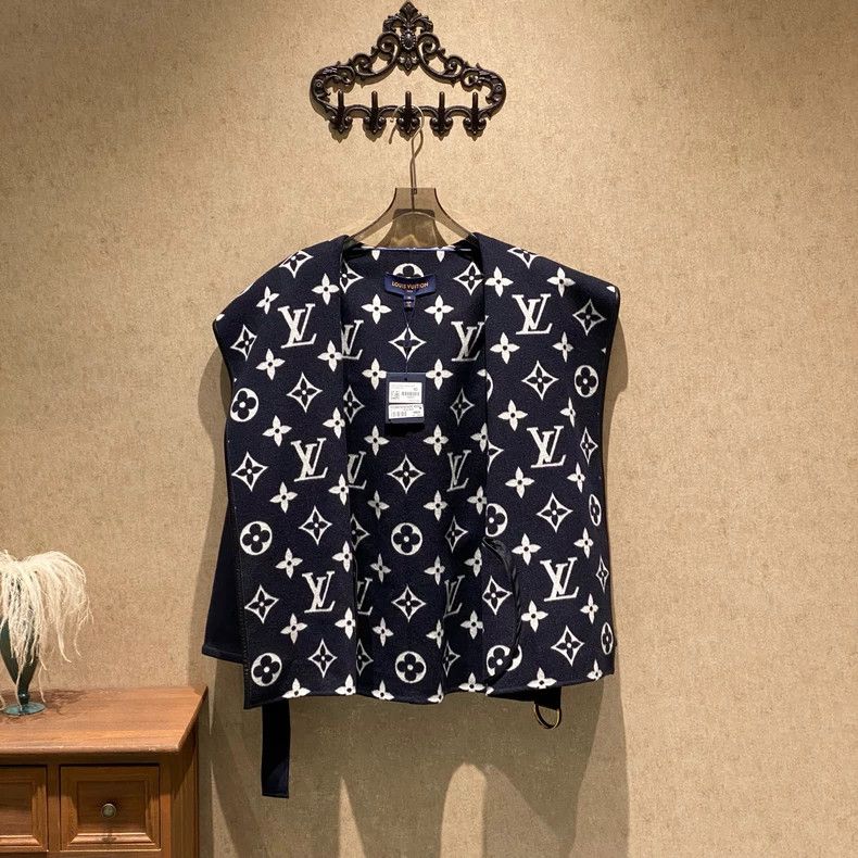 Louis Vuitton Louis Vuitton Blue big old flower full print bathrobe coat Size S / US 4 / IT 40 - 3 Thumbnail