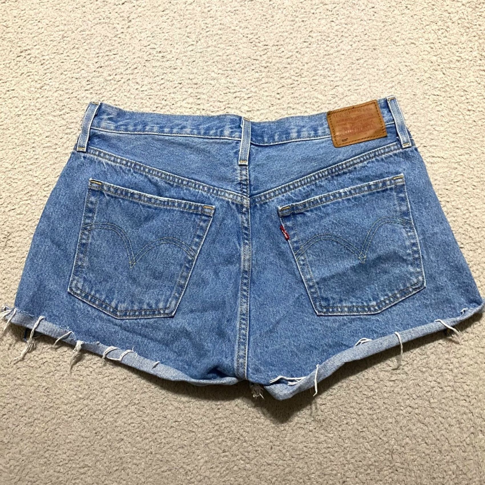 Levi's Levi's 31 Jeans Shorts Blue Denim Medium Wash Cut-Off Button Fly Regular Size 31 Womens Size 24" / US 00 / IT 34 - 2 Thumbnail