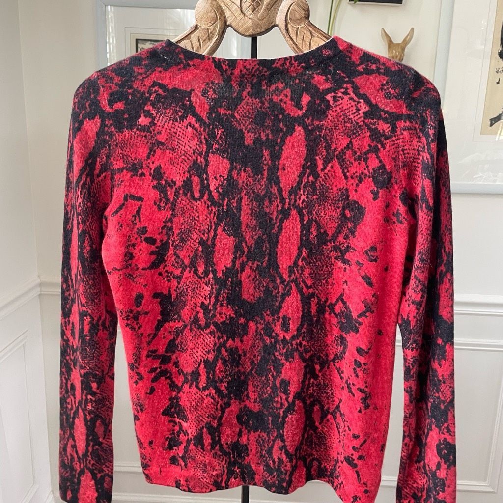 Lord & Taylor NWT Lord & Taylor 100% 2-Ply Cashmere Red Black Snakeskin Cr Size M / US 6-8 / IT 42-44 - 4 Thumbnail