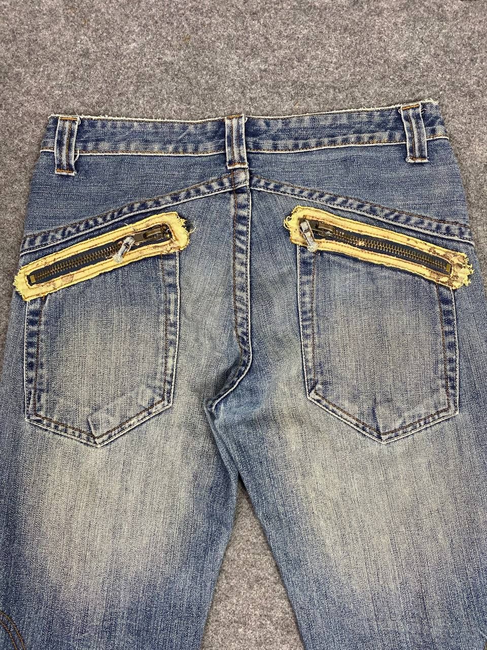 Japanese Brand realmind japanese brand bootcut denim distressed design Size US 34 / EU 50 - 3 Thumbnail