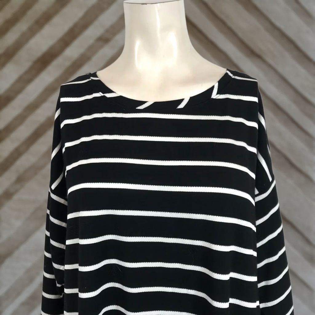 Vintage CHICO'S WOMEN'S BLACK WHITE STRIPE 3/4 SLEEVE TUNIC TOP Size 2 Size XS / US 0-2 / IT 36-38 - 1 Thumbnail
