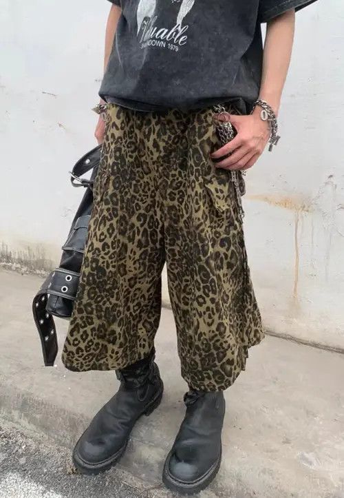 VIBE Leopard Floral Paratrooper Pleated Tourniquet Mobster Shorts Size US 32 / EU 48 - 3 Thumbnail