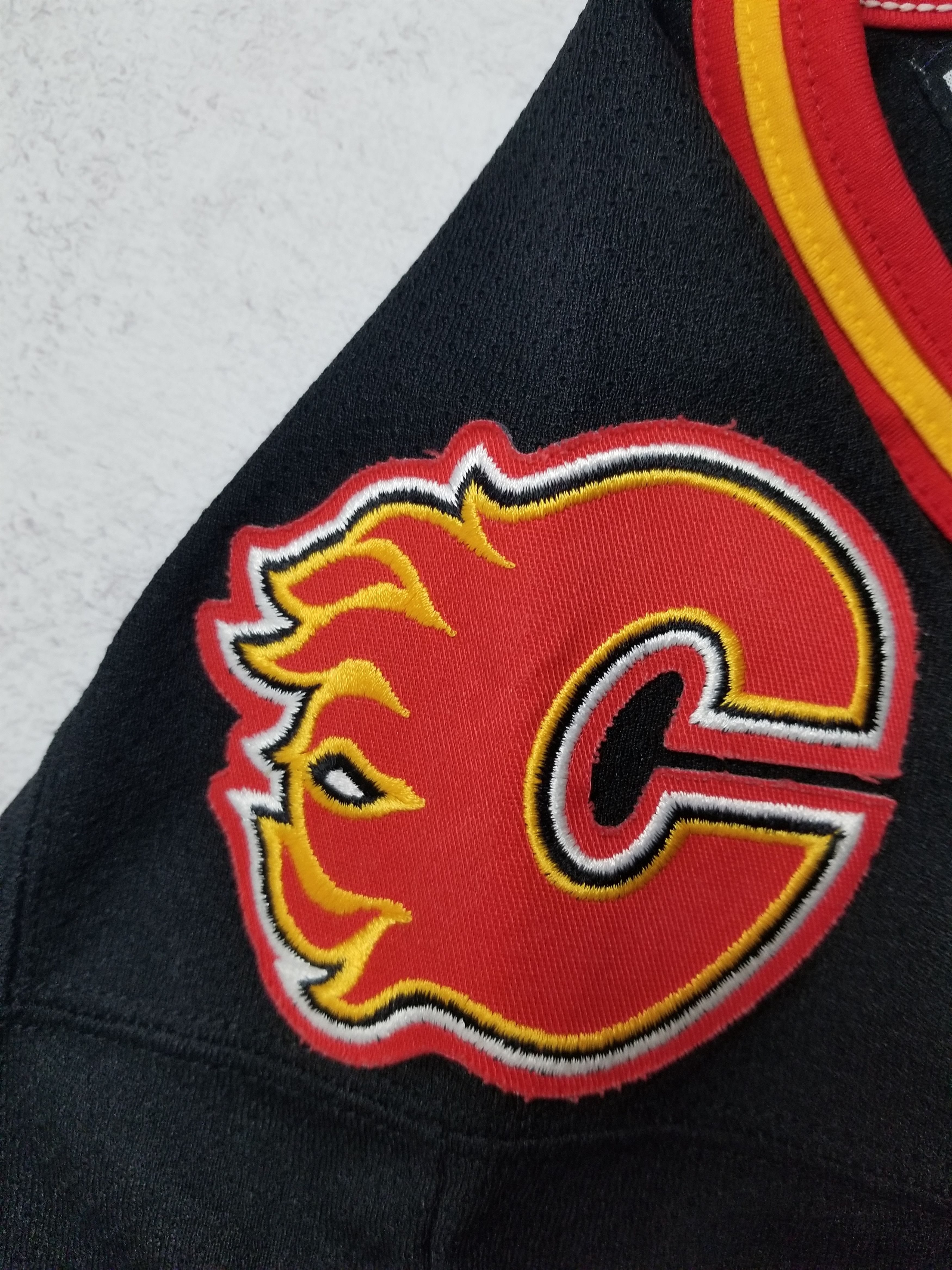 Ccm Vintage CCM Calgary Flames Blasty Horse Head Jersey Size US L / EU 52-54 / 3 - 7 Thumbnail