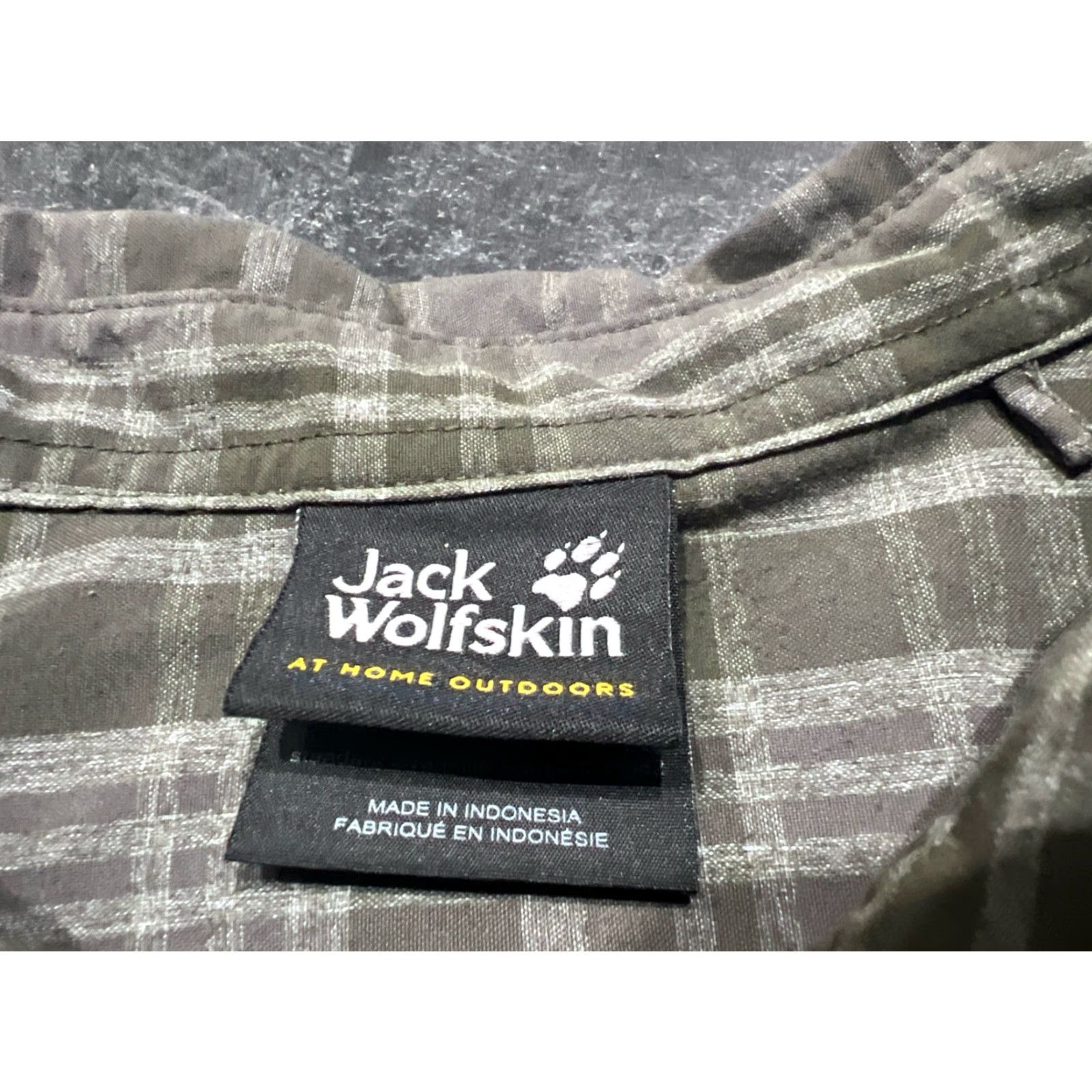 Jack Wolfskin Jack Wolfskin Shirt Button-Up Short Sleeve Men L Green Cotton UV Shield Casual Travel Workwear Pockets Classic Outdoor 40/42 Regular Size US L / EU 52-54 / 3 - 7 Thumbnail