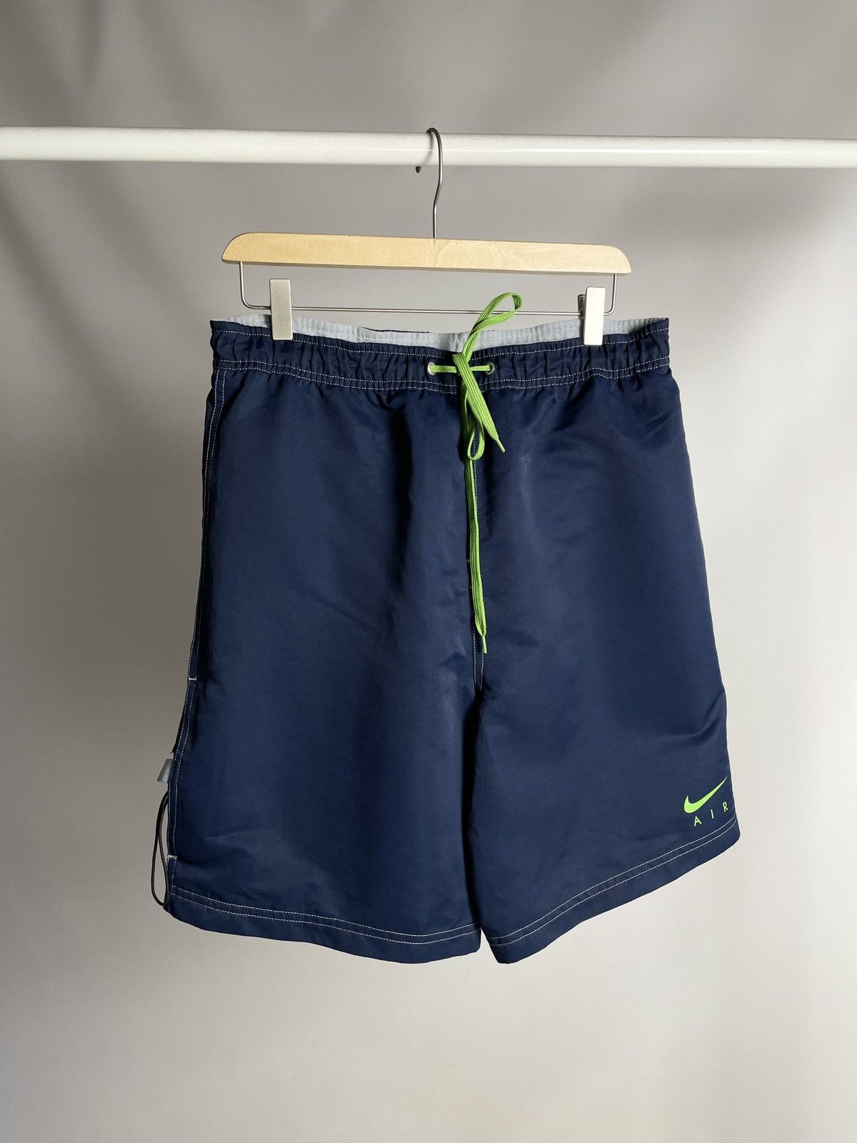 Nike VINTAGE 🐢 Nike Air max nylon pocket cargo tracking shorts Size US 32 / EU 48 - 2 Thumbnail