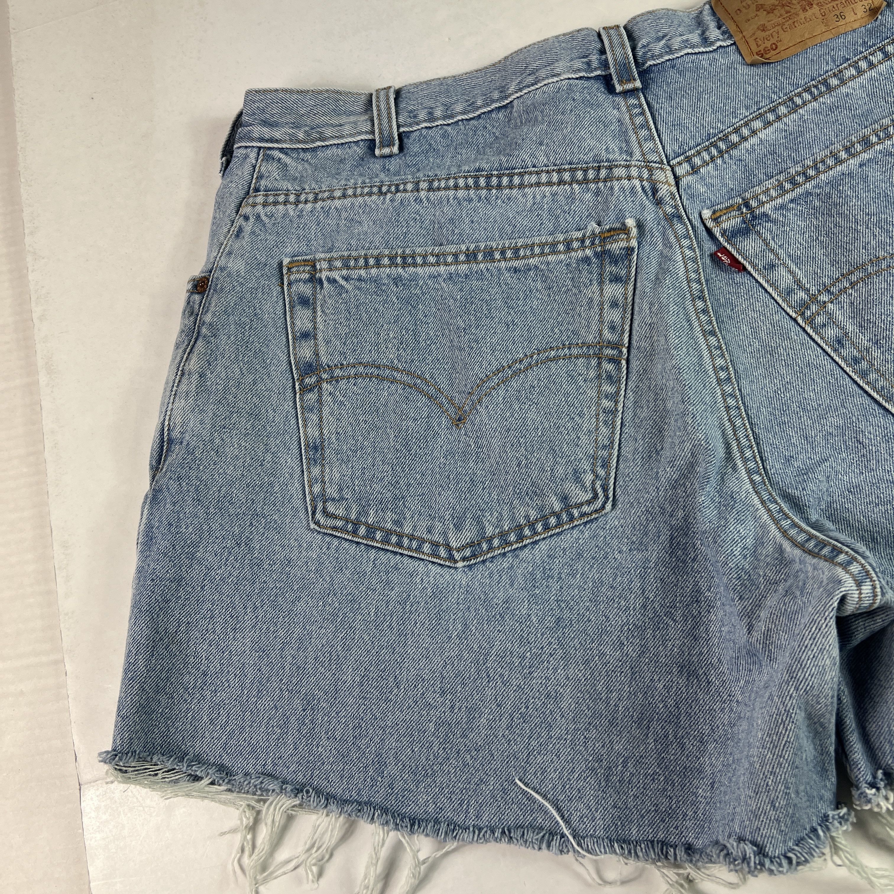 Levi's Y2K Levi's Jeans Short 560 Loose Blue Cut Off Denim Jorts Size US 35 - 10 Thumbnail