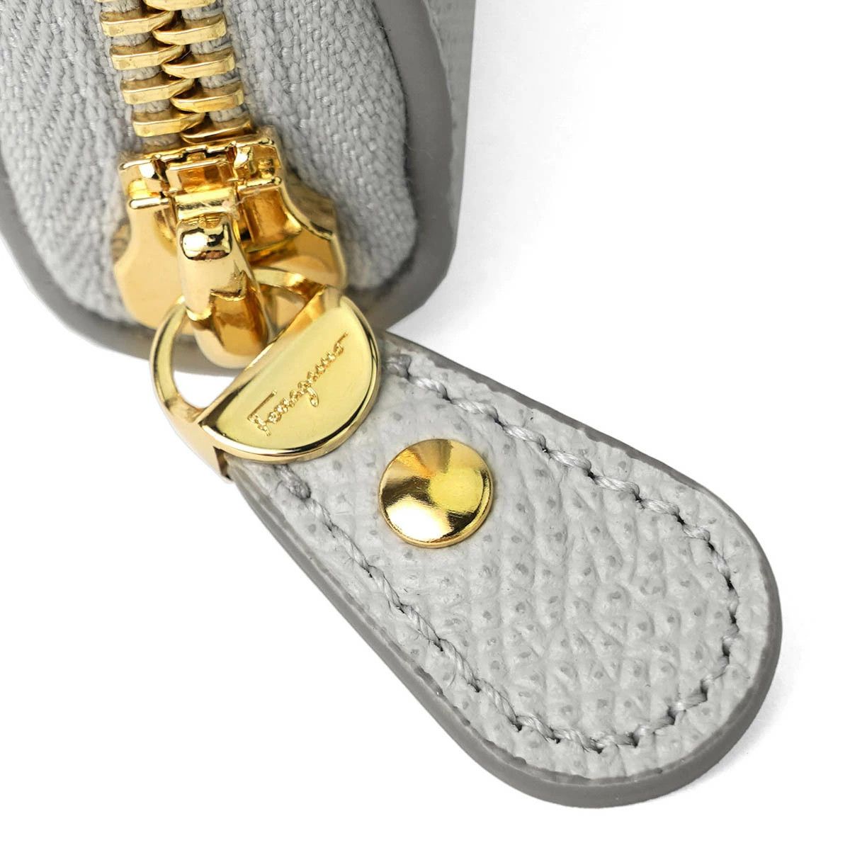 Salvatore Ferragamo o1s1rm0924 Size: OS / Calf Zip Around Wallet in Grey Size ONE SIZE - 7 Thumbnail