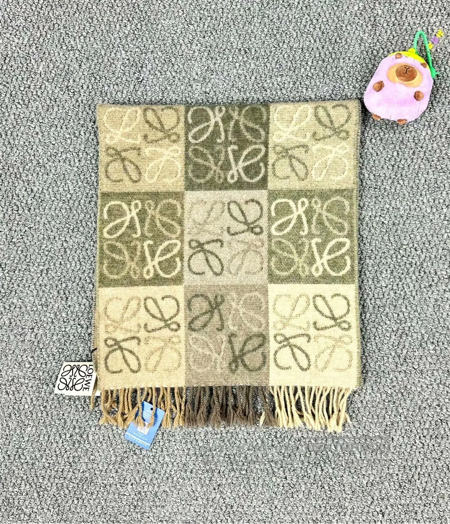 Loewe Loewe Color-block full print logo wool fleece scarf| Size ONE SIZE - 3 Thumbnail