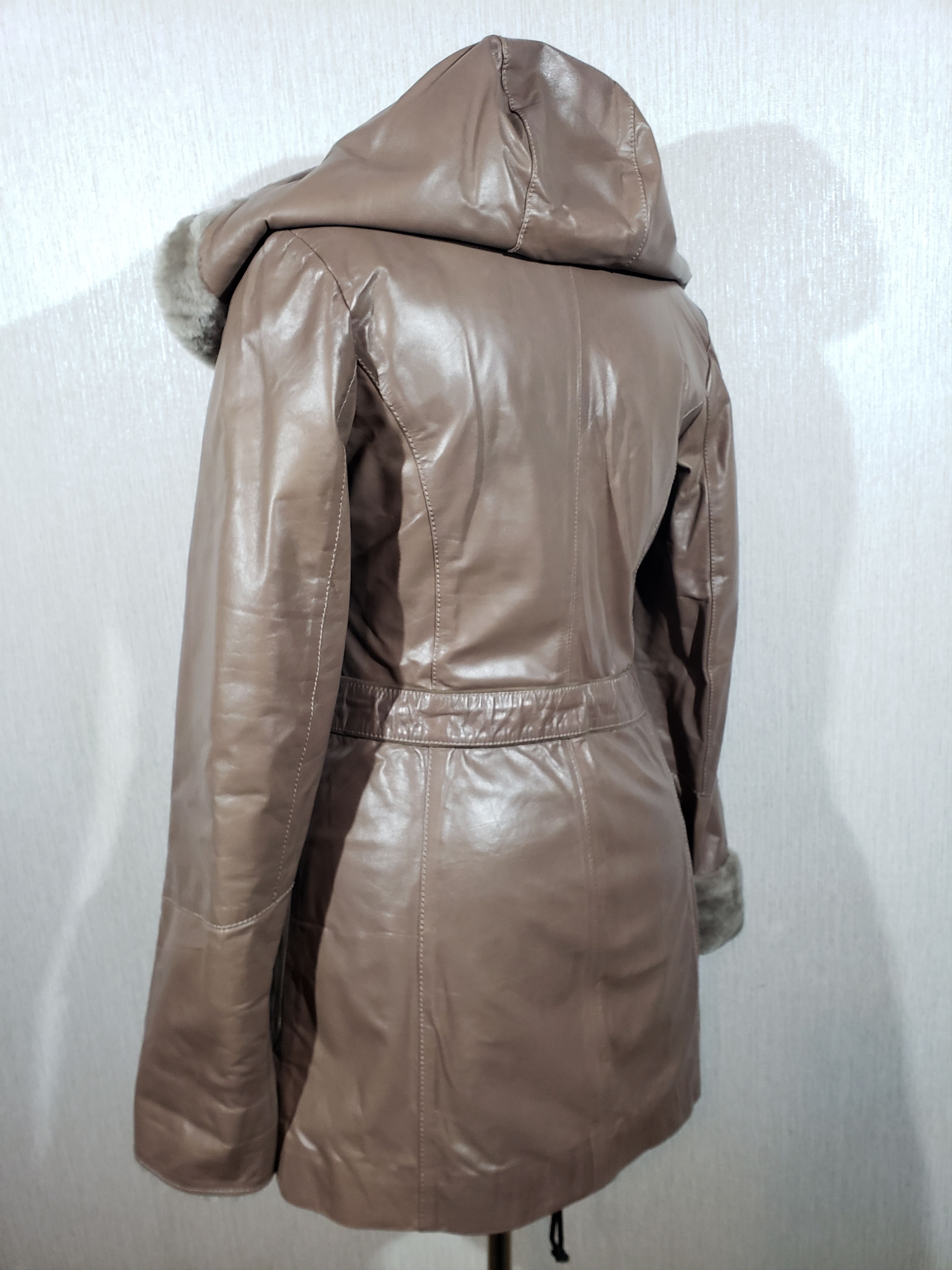 Other Wonderful women's warm fur jacket with a hood. Size M / US 6-8 / IT 42-44 - 6 Thumbnail