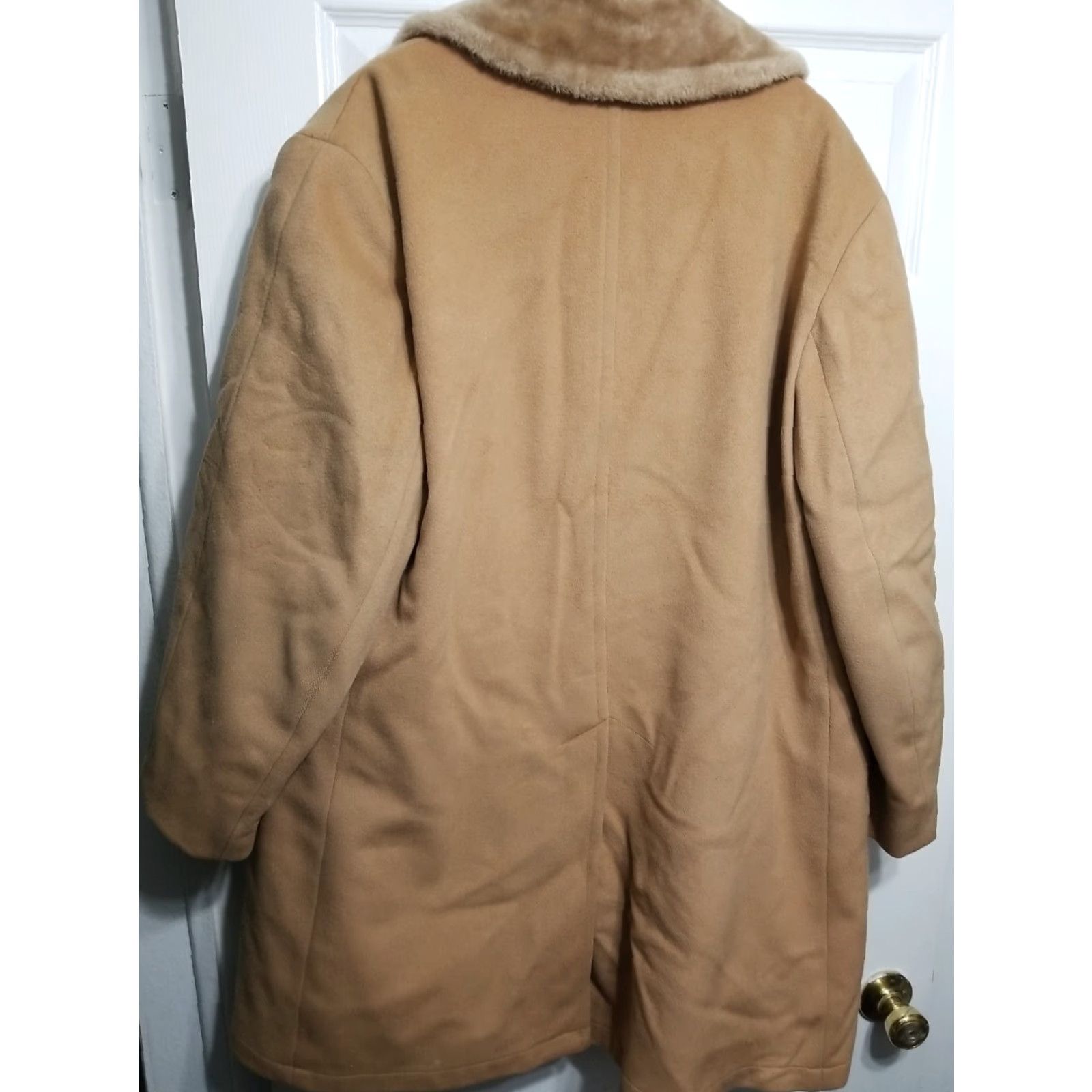 Vintage VINTAGE Mighty Mac Wool Coat Jacket Mens 42 Beige Faux Fur Collar Lining 70s Overcoat Wool, Mid-Length, Button, Chest 26.5, Length 35 Size US XS / EU 42 / 0 - 6 Thumbnail