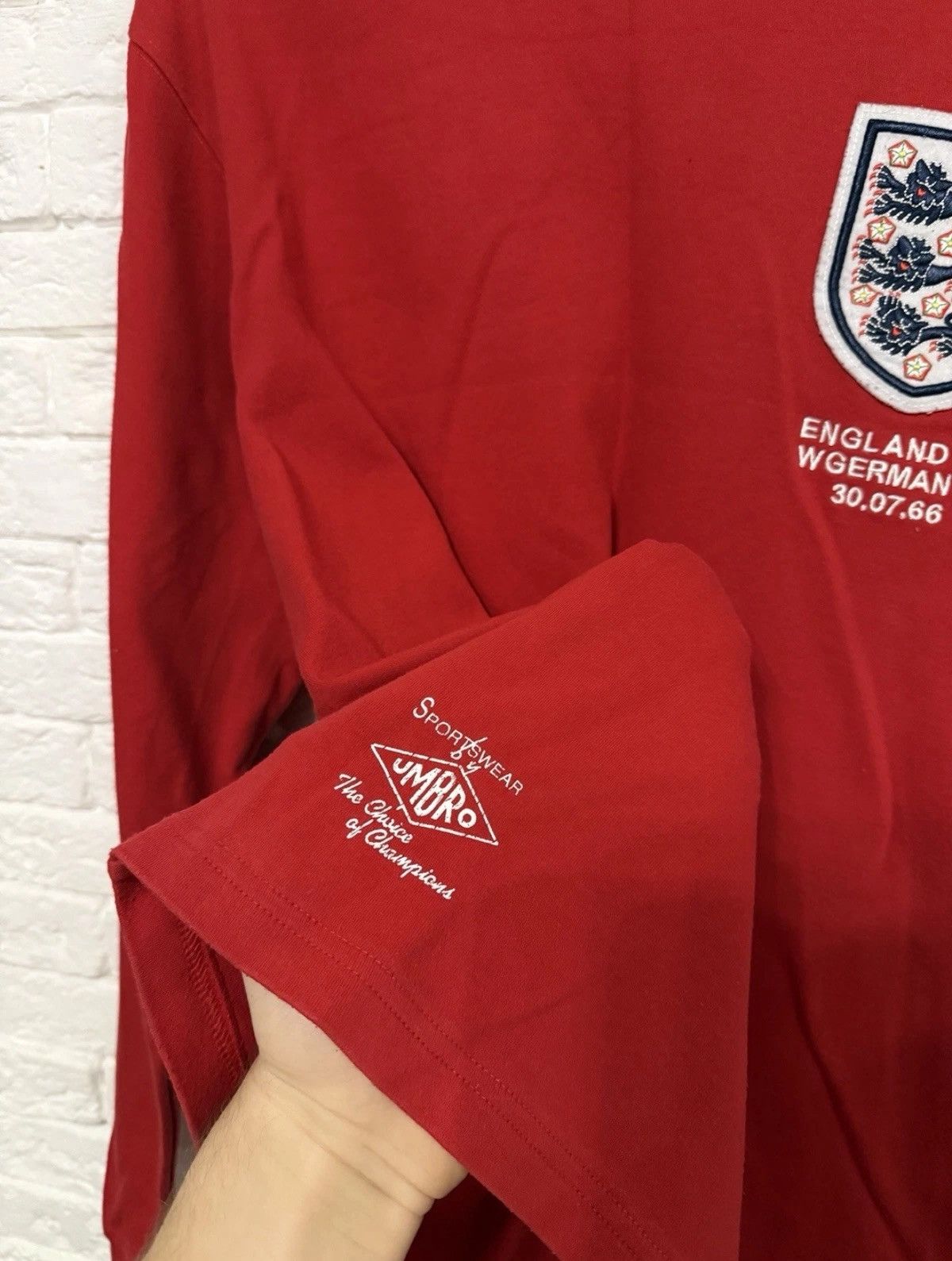 Umbro Vintage Umbro England 1966 Bobby Moore #6 Sweatshirt Sz XL Size US XL / EU 56 / 4 - 3 Thumbnail
