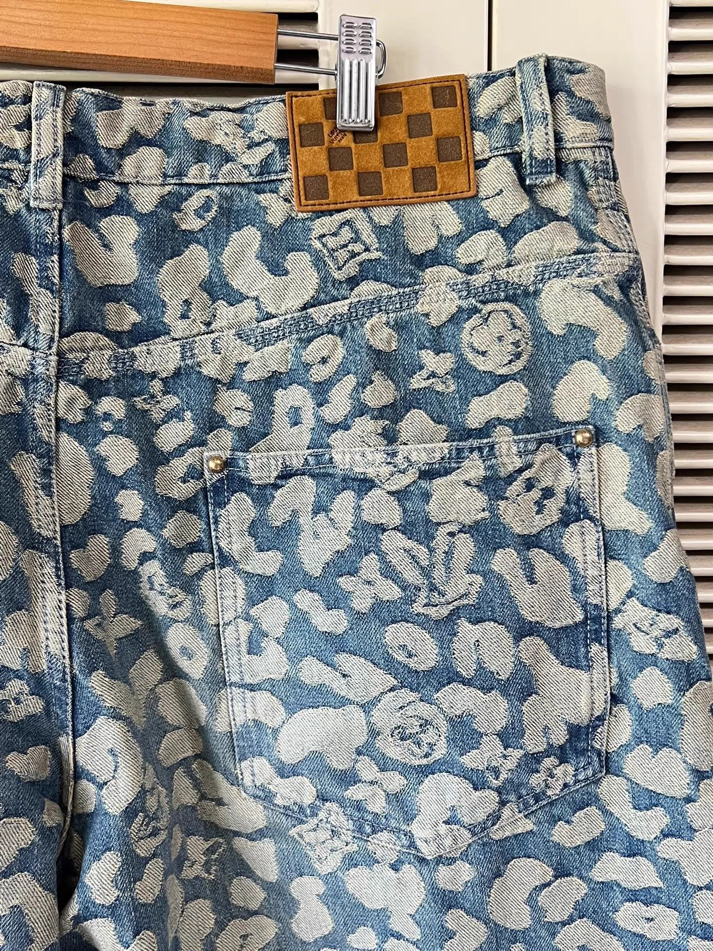 Louis Vuitton LV Classic Monogram Jeans 38 (Near Mint) Size 27" / US 4 / IT 40 - 6 Thumbnail