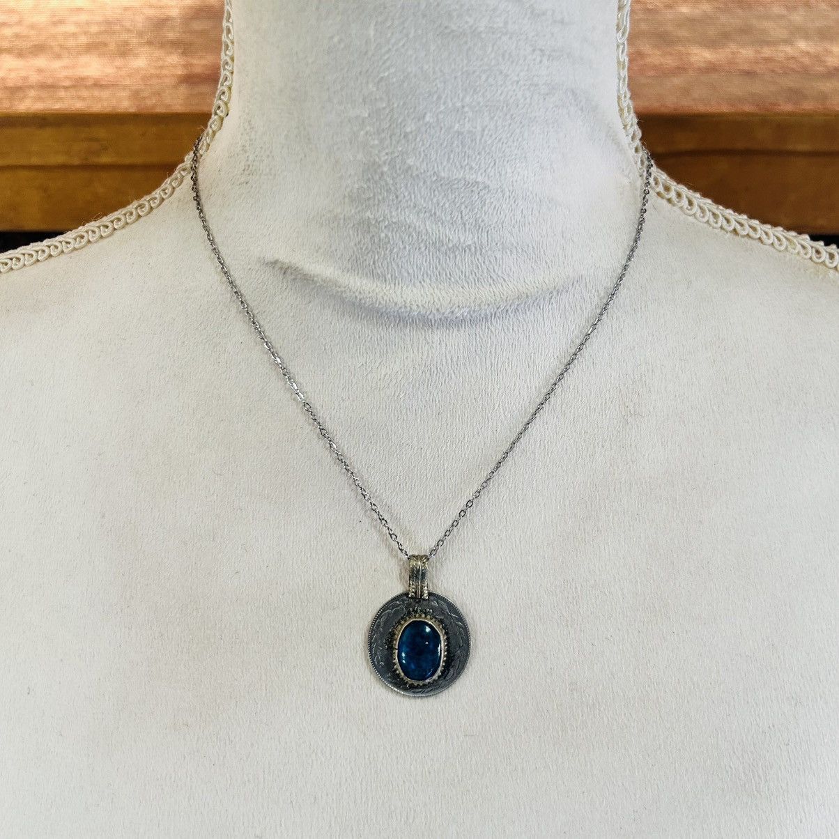 Handmade Handcrafted vintage cabochon glass coin pendant necklace Size ONE SIZE - 3 Thumbnail