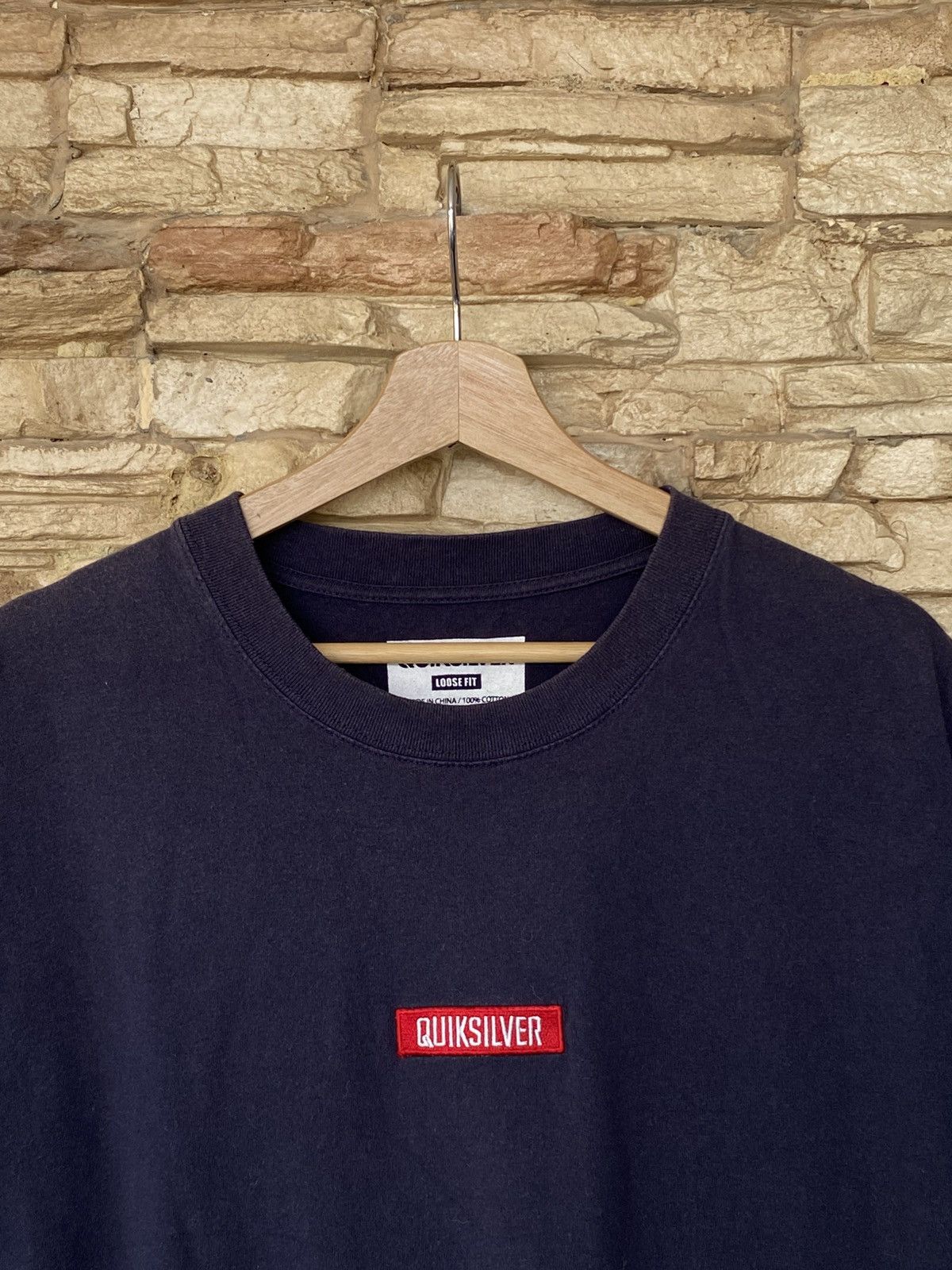Quiksilver Quiksilver Center Embroidered Logo Backhit Print Surfing Tees Size US XL / EU 56 / 4 - 2 Thumbnail