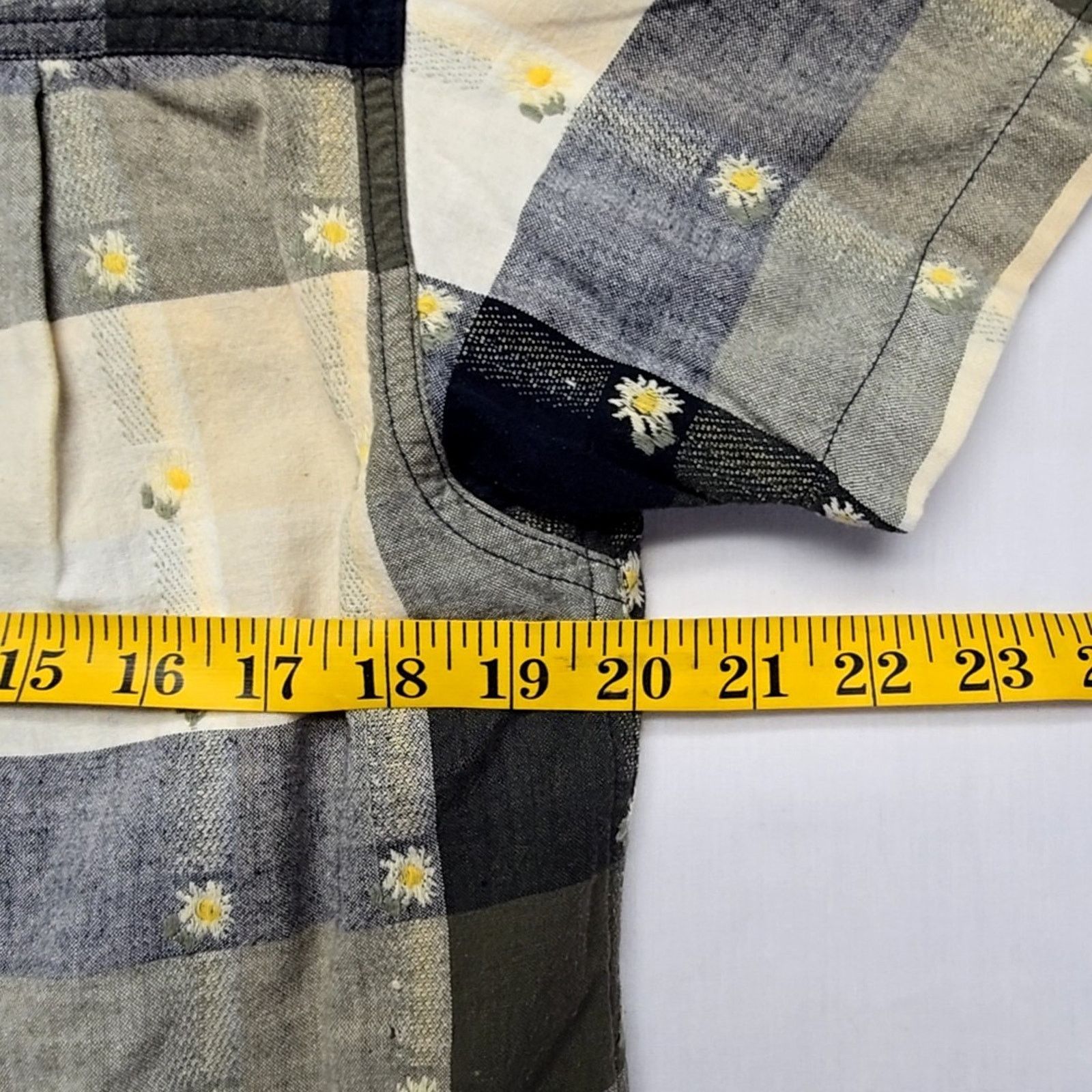 Other Christopher & Banks Plaid Button-Down Flower Floral M Shirt Size S / US 4 / IT 40 - 7 Thumbnail