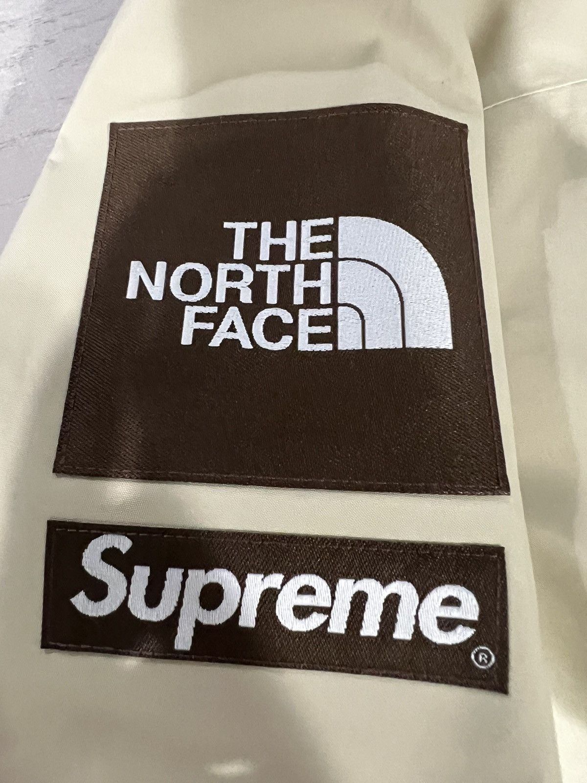 Supreme × The North Face Supreme The North Face Split Taped Seam Shell Jacket Size US S / EU 44-46 / 1 - 3 Thumbnail