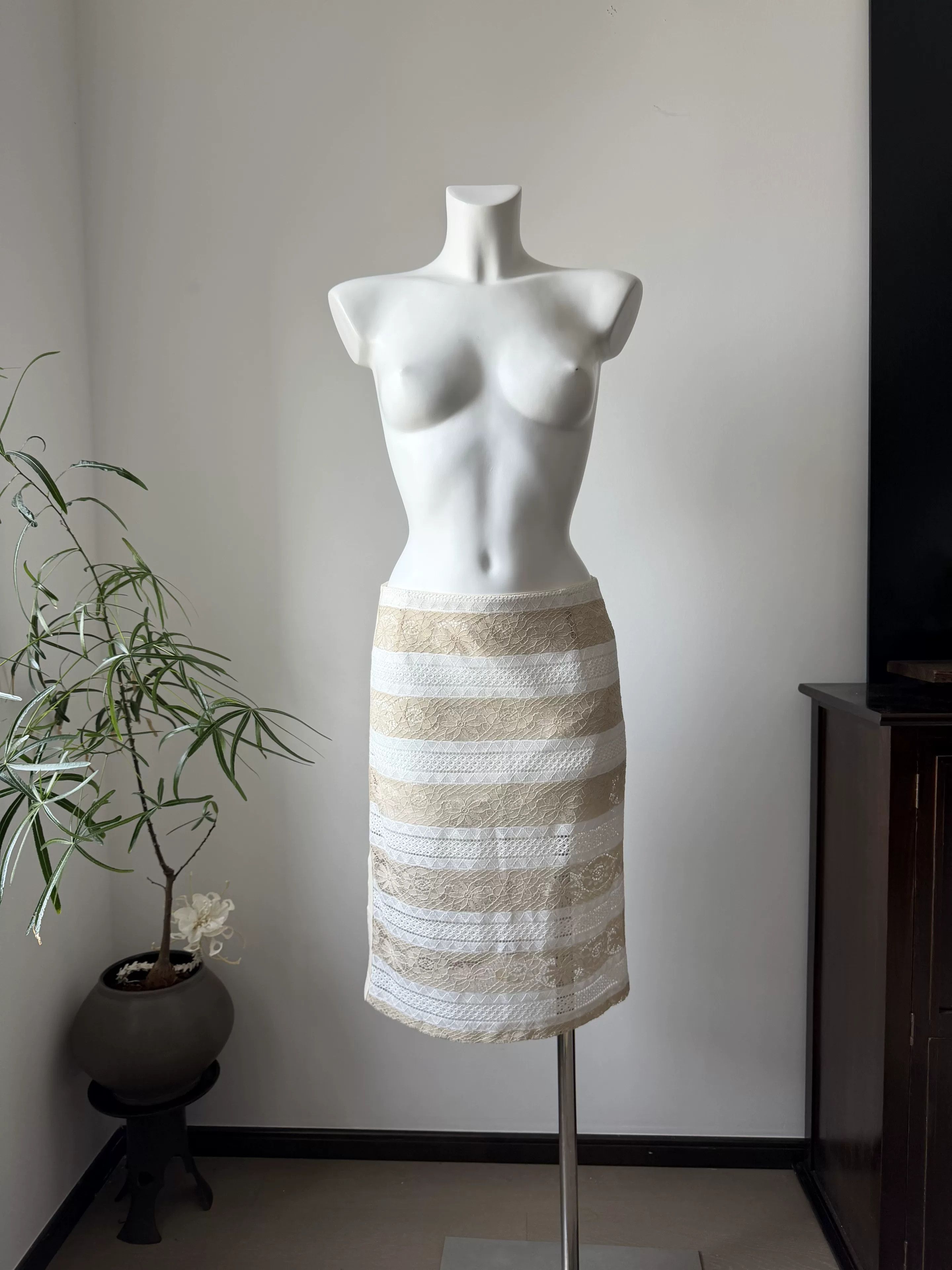 Blumarine Blugirl Striped Lace Skirt Size 38" / US 16 / IT 52 - 1 Thumbnail