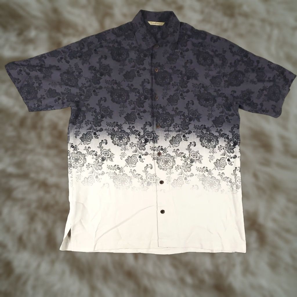 VINTAGE Tommy Bahama Shirt Mens Size Medium Short Sleeve Hawaiian Button Up Silk Gray