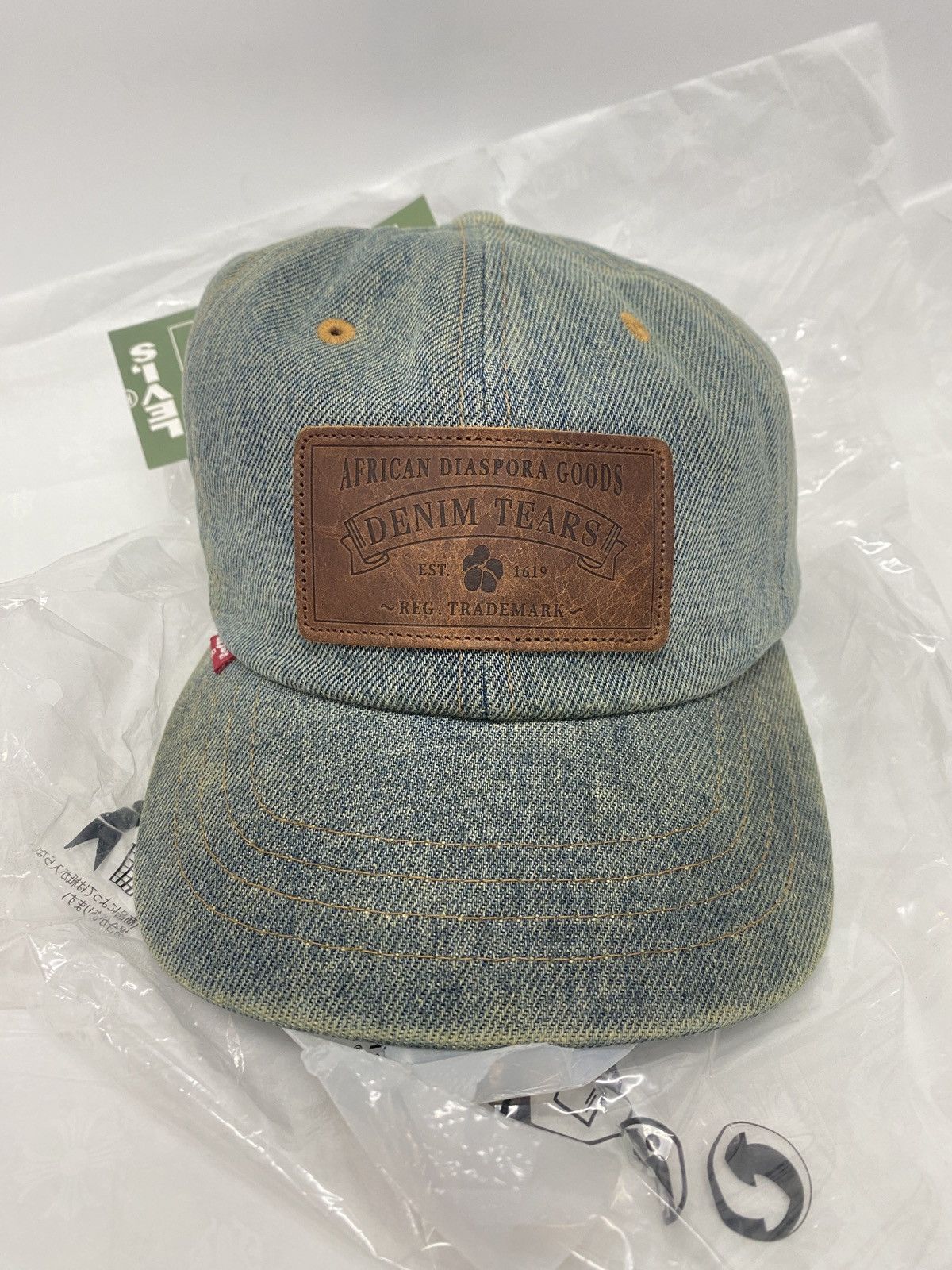 DENIM TEARS × Levi