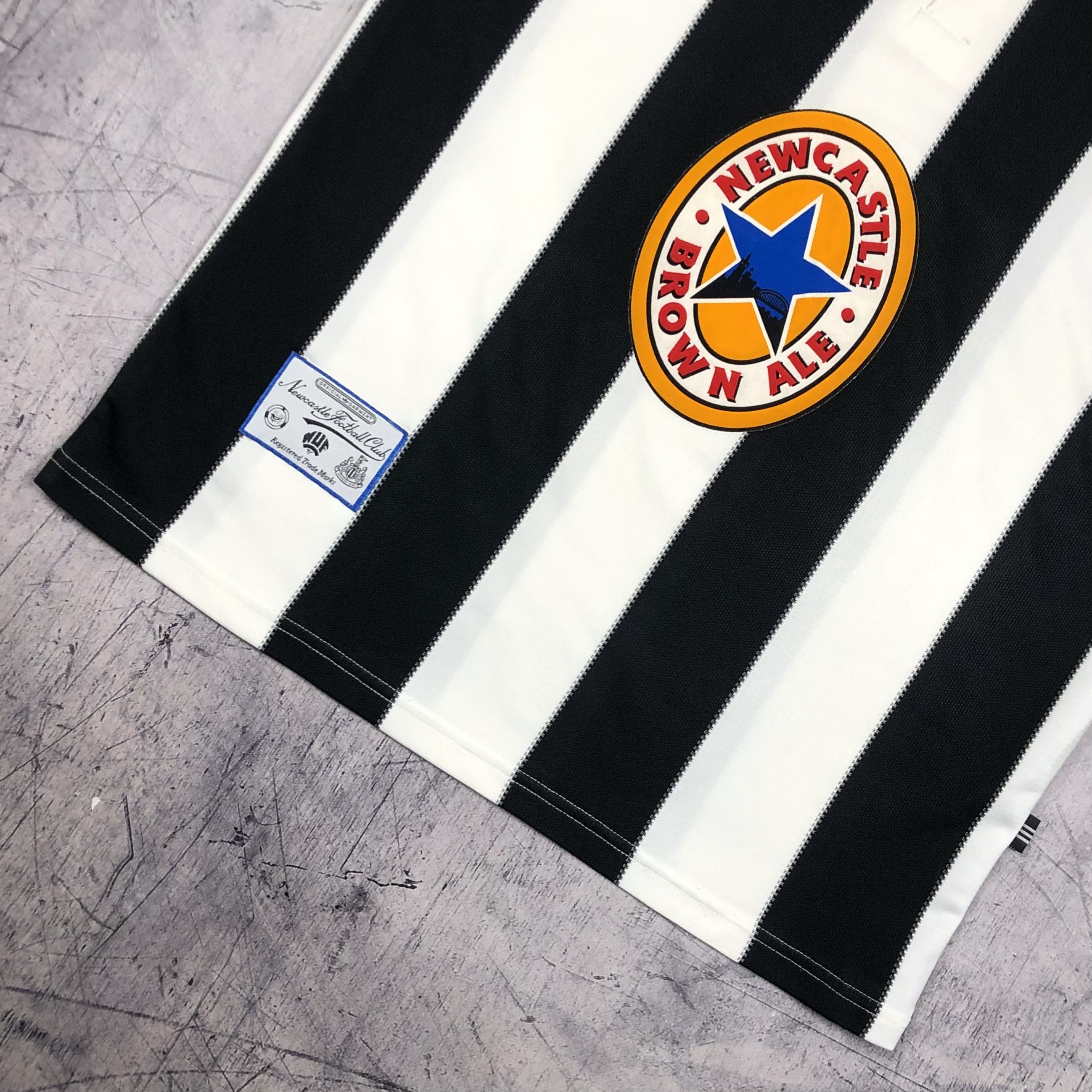 Adidas Rare Vintage 90s Adidas Newcastle Brown Ale Soccer Jersey Size US L / EU 52-54 / 3 - 5 Thumbnail