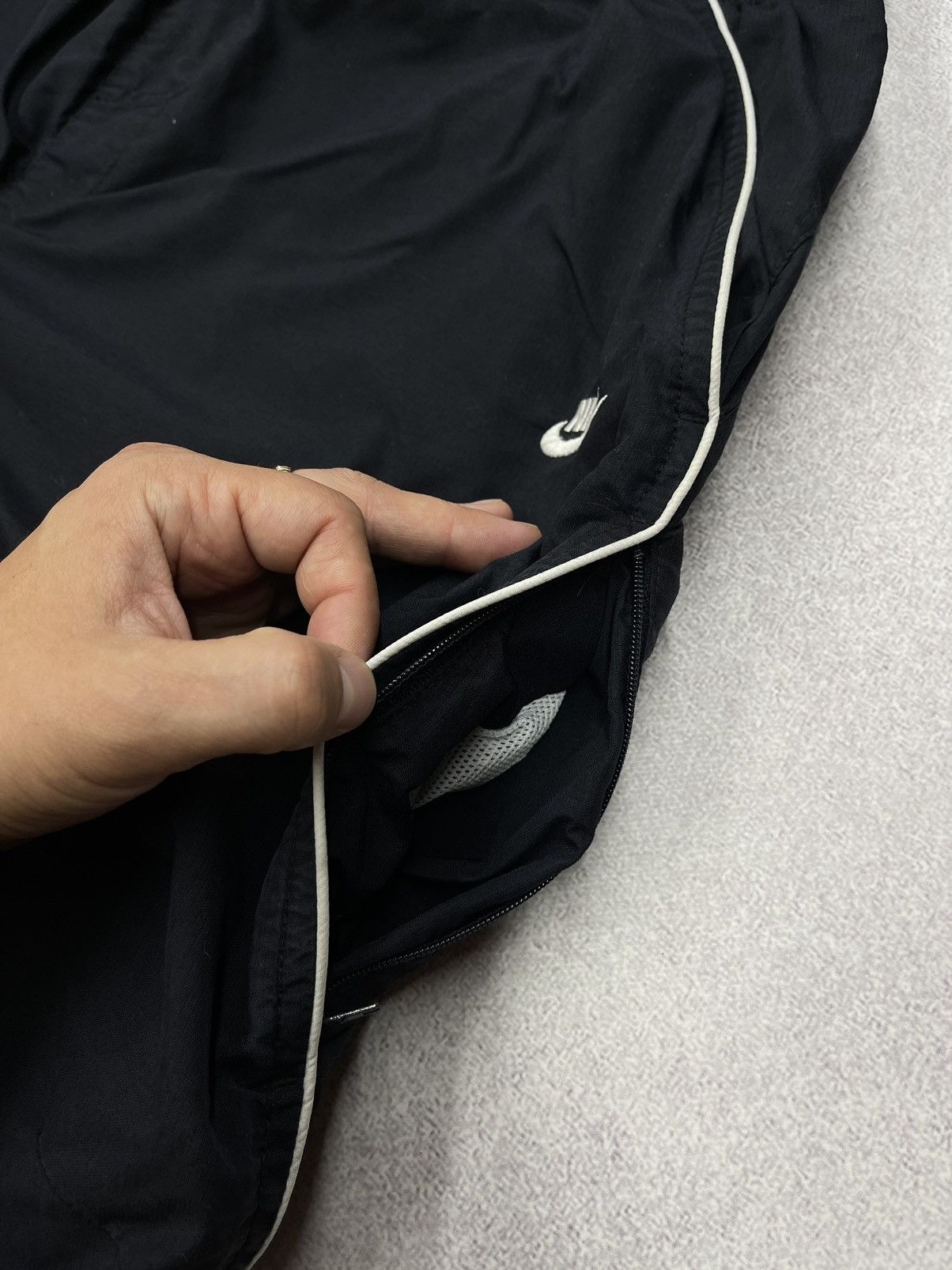 Nike × Nike ACG × Vintage Vintage Nike Nylon Black Shorts Drill Y2K ACG TN Size US 36 / EU 52 - 5 Thumbnail