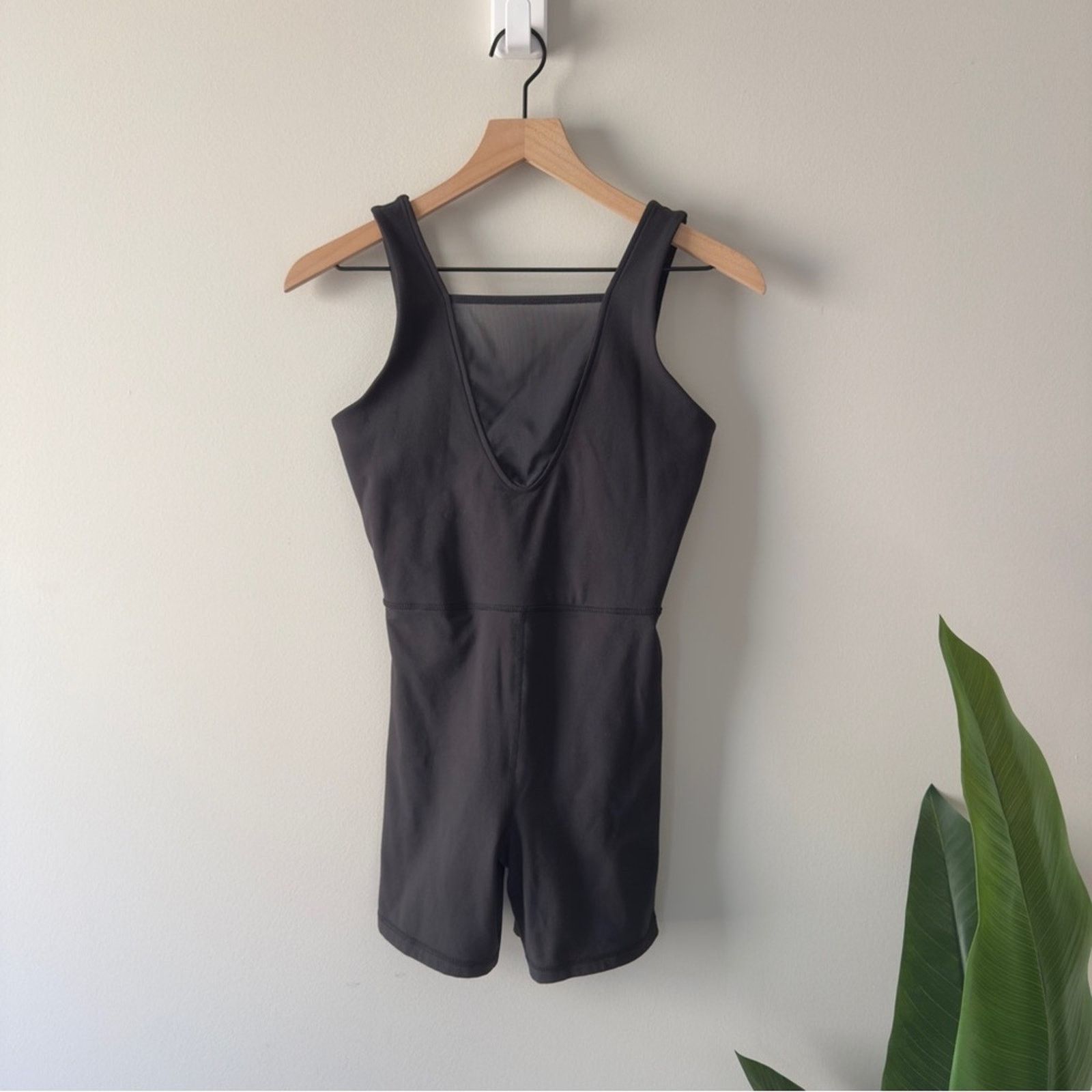REVOLVE Revolve WeWoreWhat Black Sleeveless Mesh Panel Shorts Romper Size 27" / US 4 / IT 40 - 3 Thumbnail