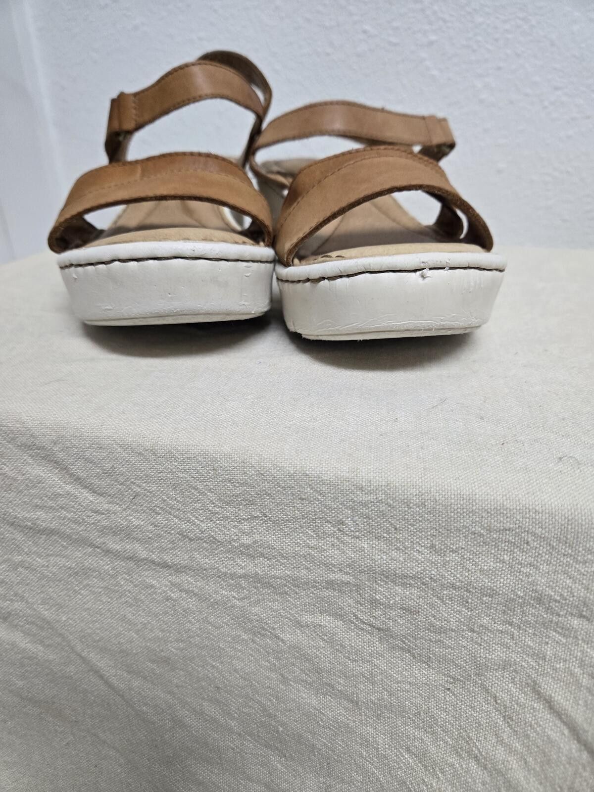 Born Boho Minimalist Børn Crafted Leather Comfort Wedge Sandals 6 Size US 6 / IT 36 - 7 Thumbnail