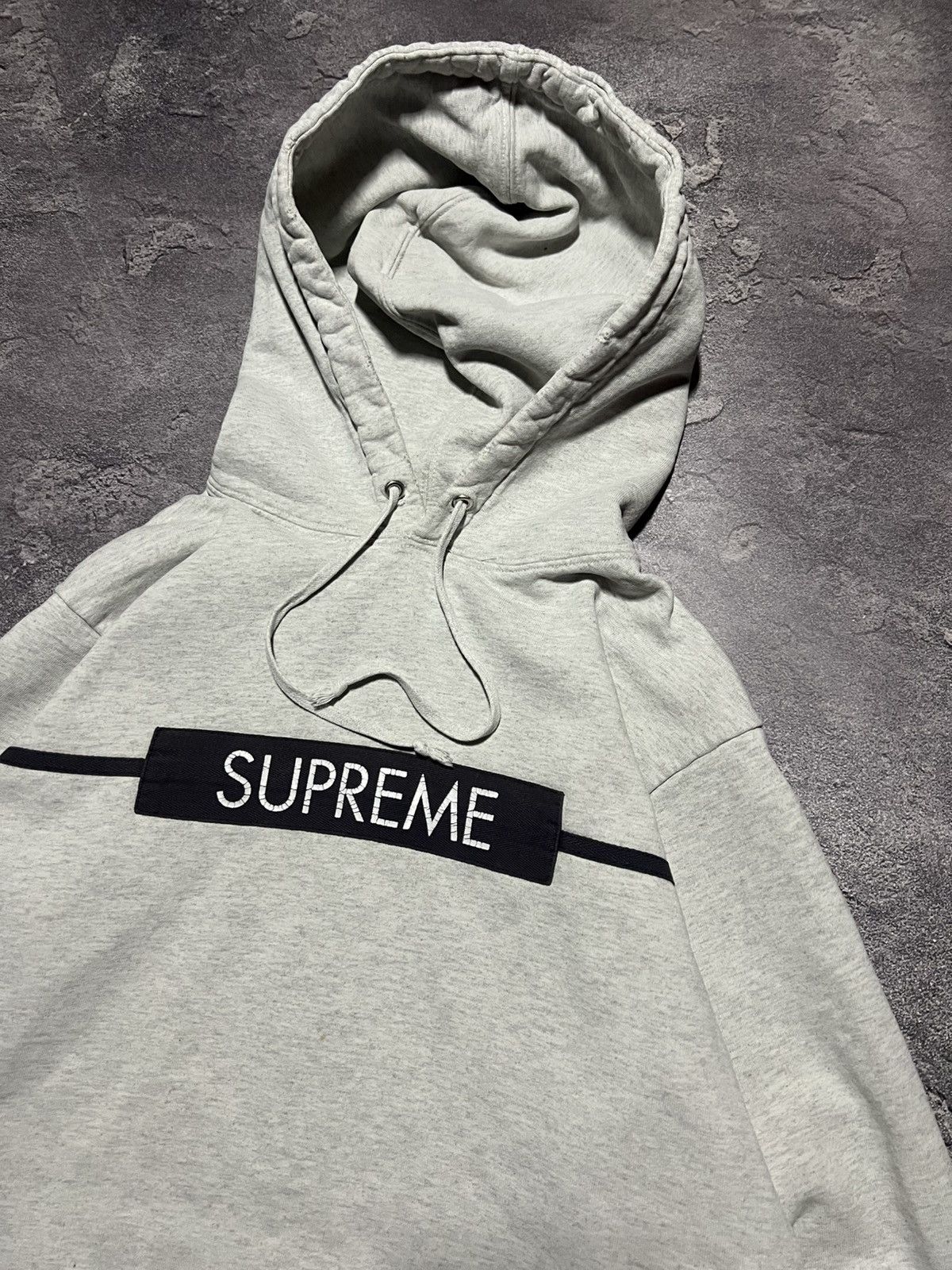Supreme Vintage 90s Supreme Hoodie Distressed Thrashed Streetwear Size US M / EU 48-50 / 2 - 2 Thumbnail