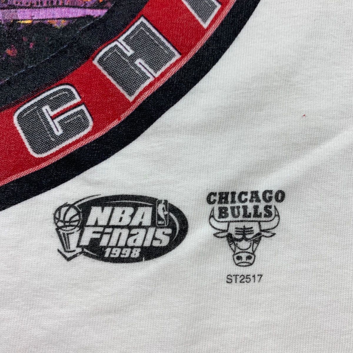 NBA Vintage 90s CHICAGO BULLS 1998 champions tee Size US L / EU 52-54 / 3 - 10 Thumbnail