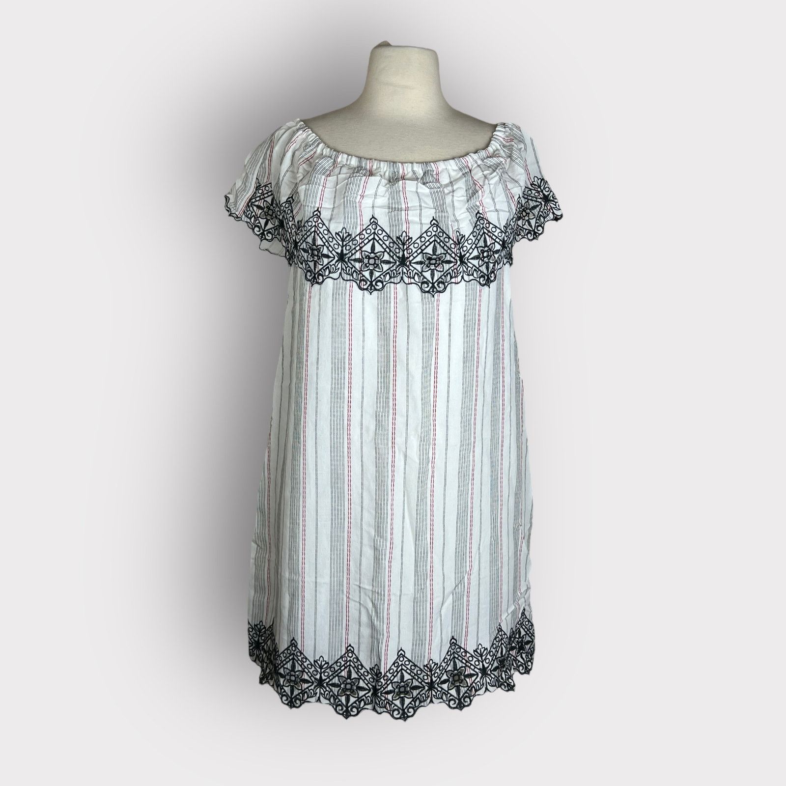 Nordstrom Lush | Off Shoulder Stripe Dress Embroidery Accent Size M / US 6-8 / IT 42-44 - 3 Thumbnail
