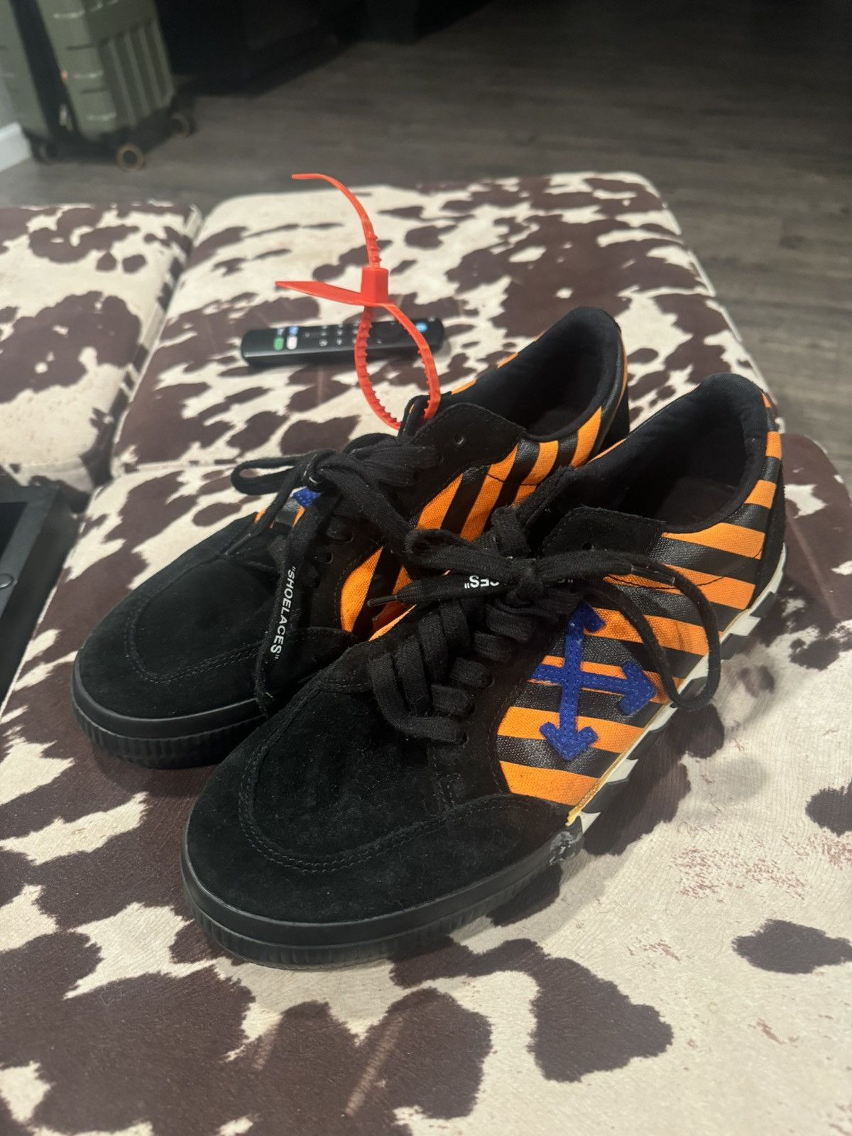 Off white Low Vulcanized Sneakers