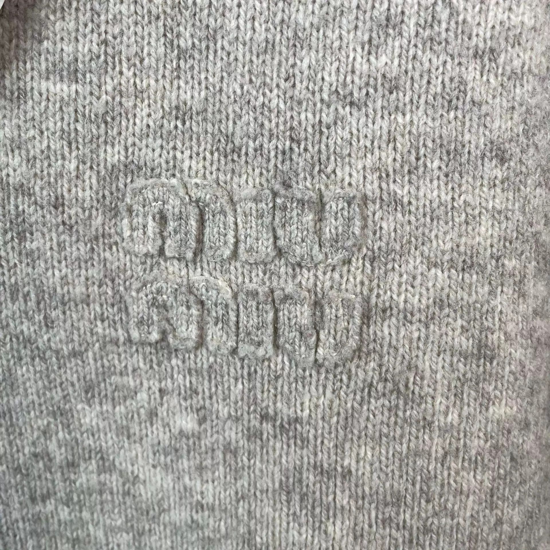 Miu Miu MIU MIU women's gray size 38 knit cardigan Size XS / US 0-2 / IT 36-38 - 5 Thumbnail