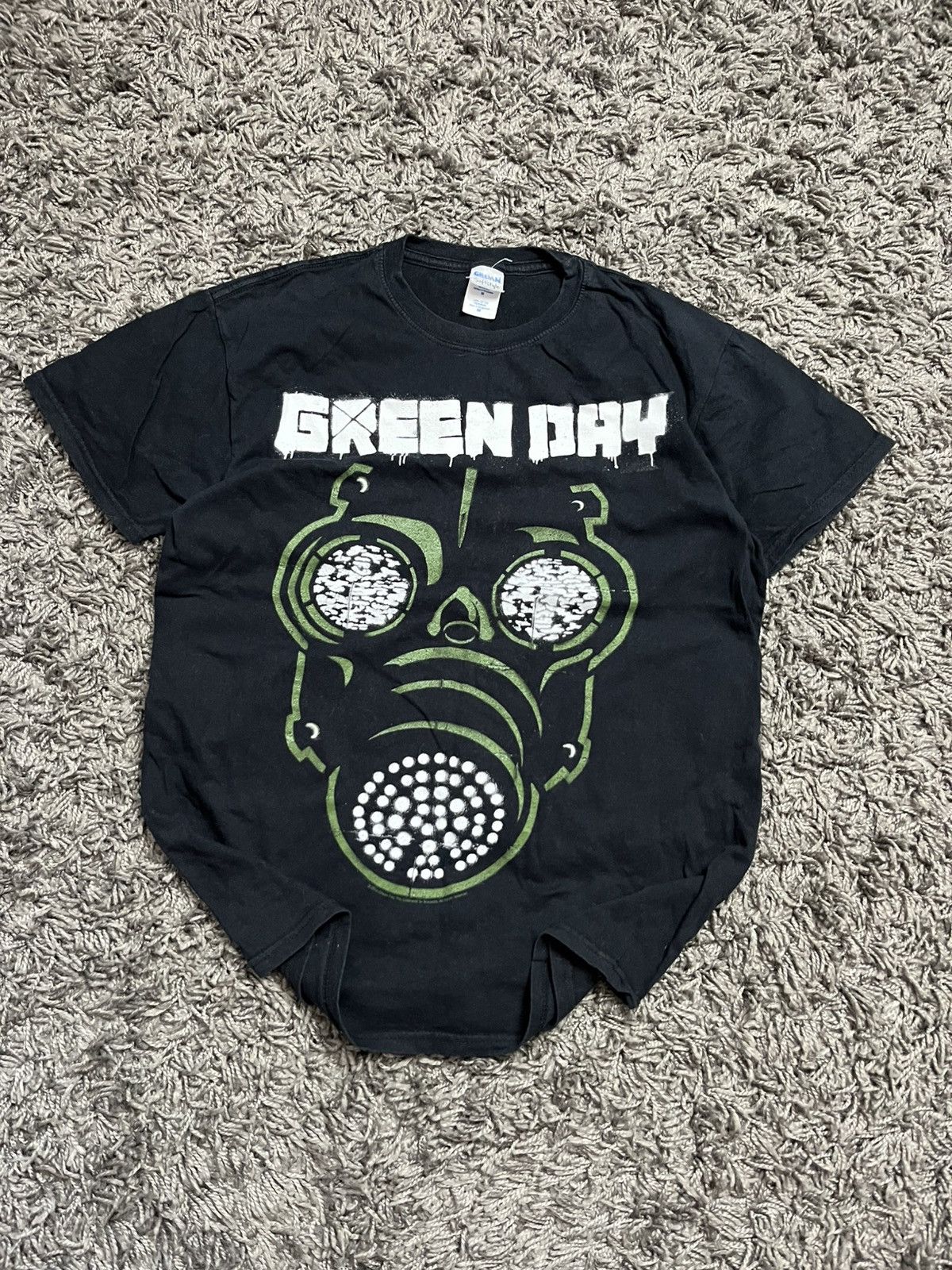 Band Tees Y2K Green Day Gas Mask Punk Rock Band T-Shirt Size US S / EU 44-46 / 1 - 2 Thumbnail