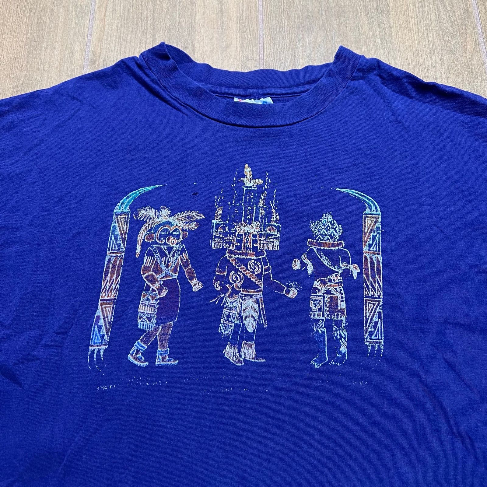 Hanes Vintage T-shirt graphic print of figures men Sz XXL distress Size US XL / EU 56 / 4 - 2 Thumbnail