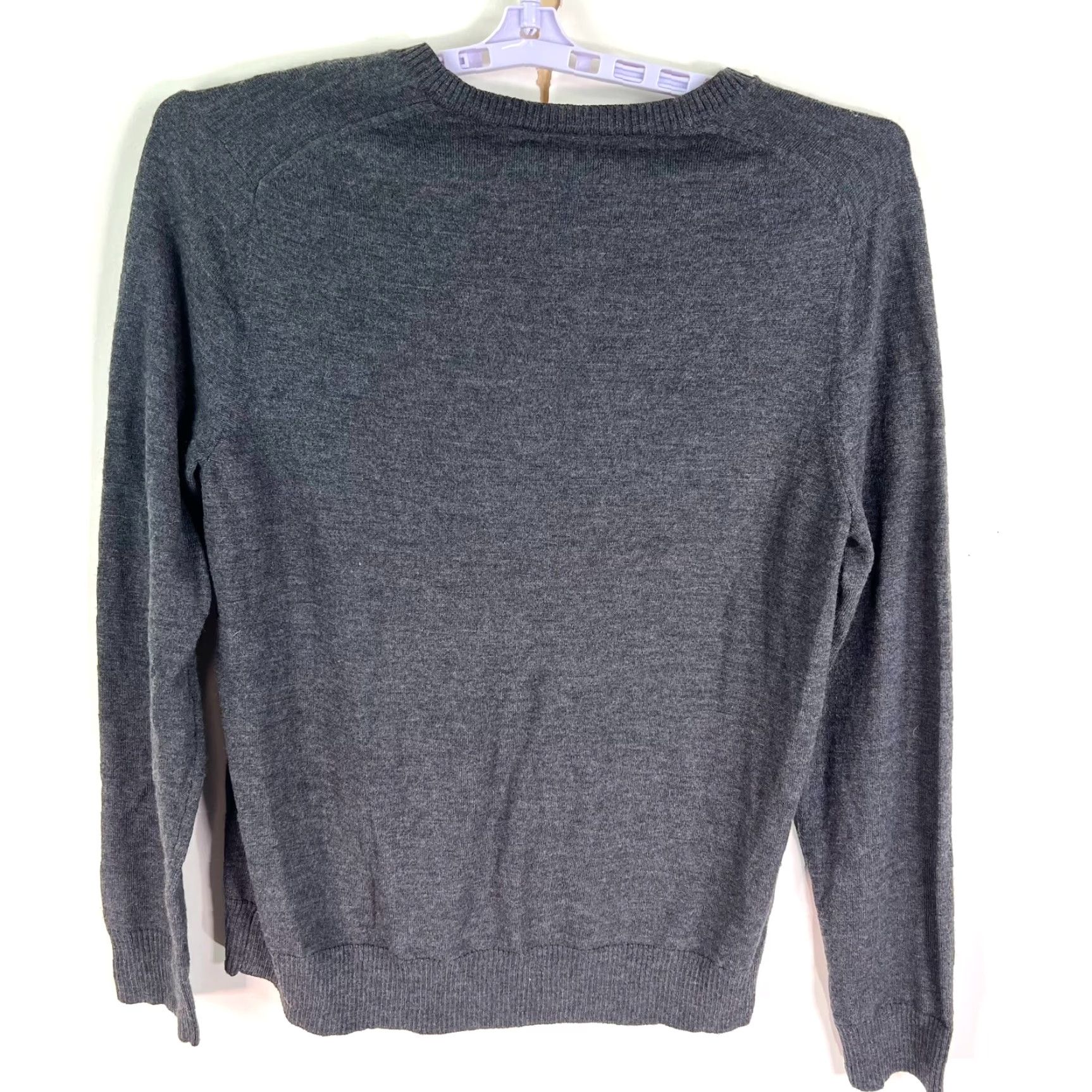 Banana Republic Banana Republic Wool Sweater Mens V Neck Extra Fine Italian Merino Wool Gray L Size US L / EU 52-54 / 3 - 5 Thumbnail