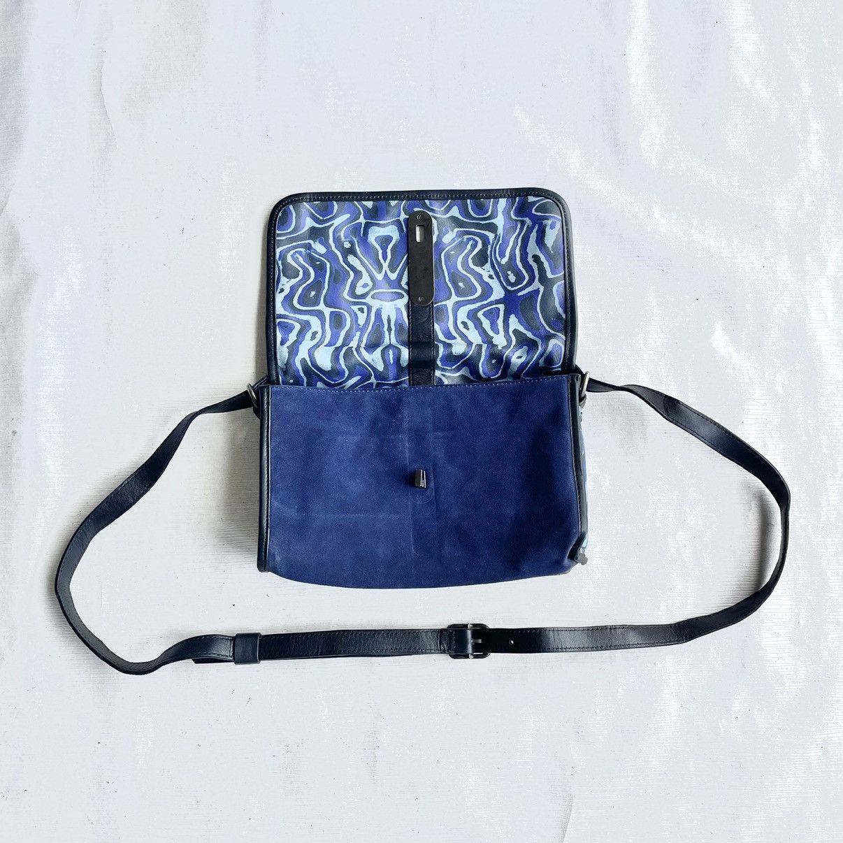Diesel × Diesel Black Gold 🔥 RARE DIESEL BLACK GOLD REVERSIBLE LEATHER CROSSBODY Size ONE SIZE - 9 Thumbnail