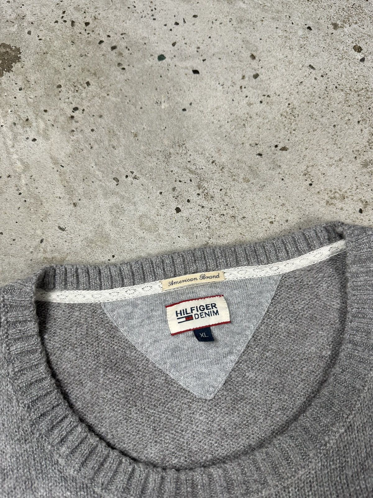 Tommy Hilfiger × Vintage Vintage Y2K Tommy Hilfiger Grey US Flag Sweater Jumper Size US S / EU 44-46 / 1 - 7 Thumbnail