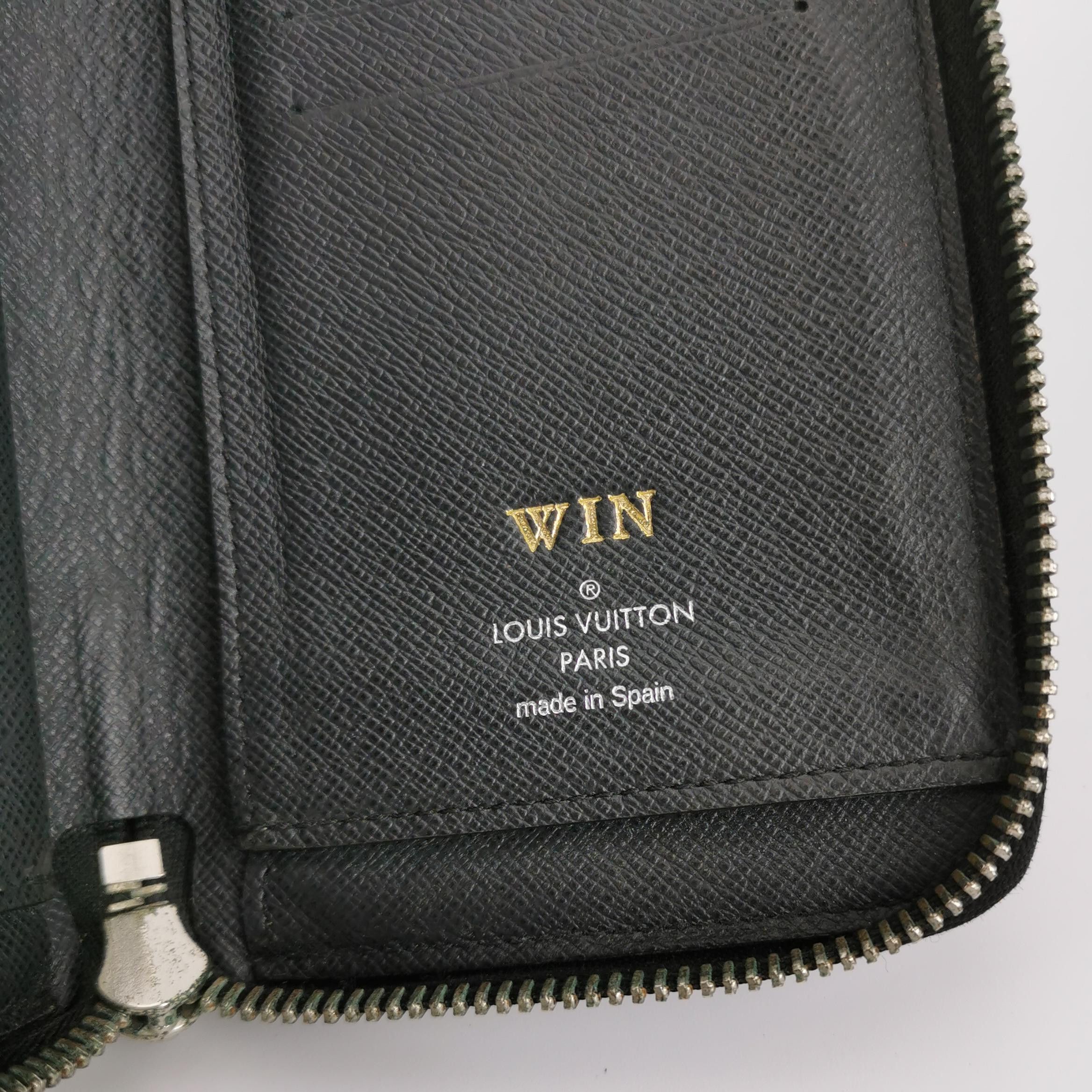 Louis Vuitton Louis Vuitton (LV) Zippy leather solid color zipper embosse Size ONE SIZE - 1 Thumbnail