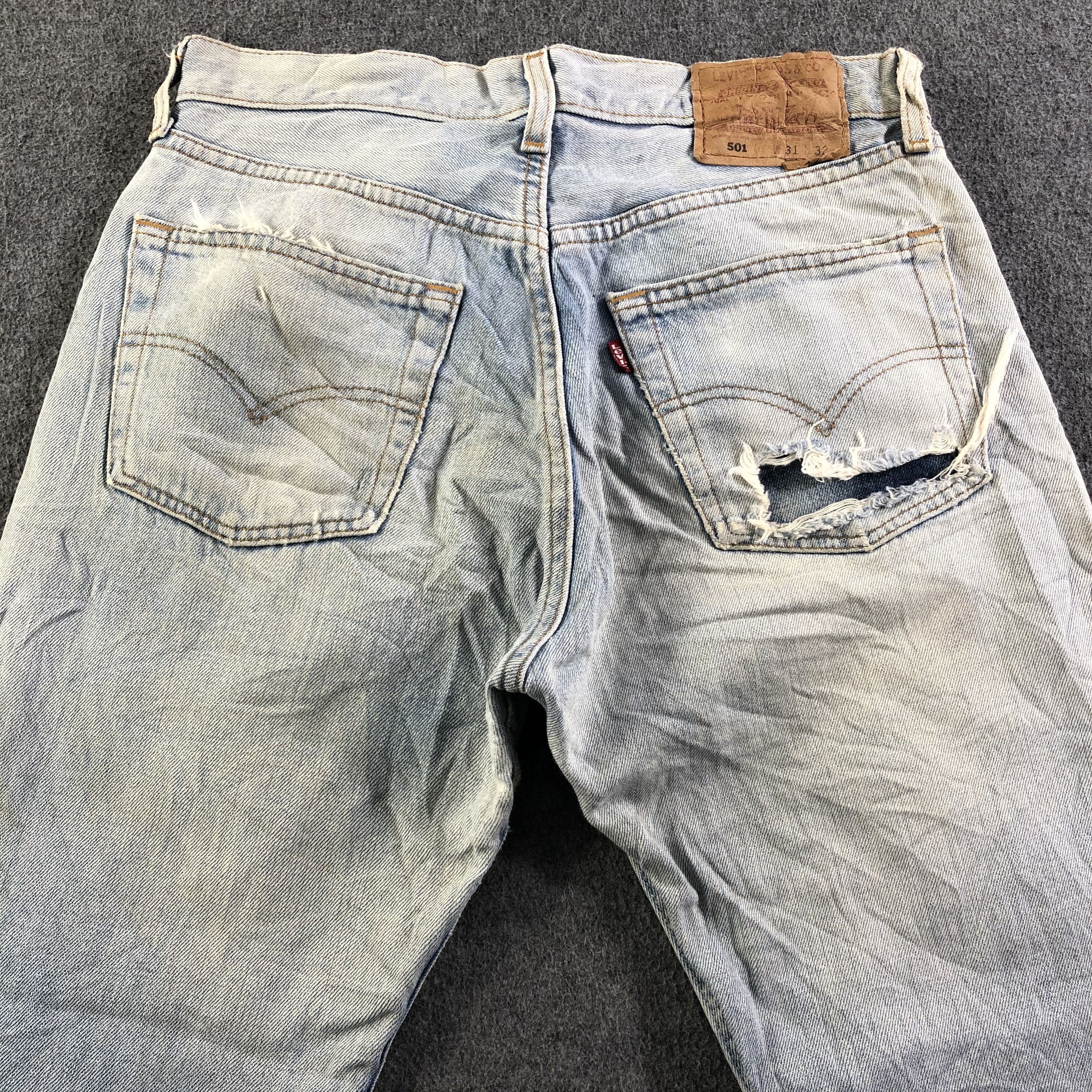 Levi's Vintage 90s Light Wash Levis 501 Jeans-J3803 Size US 30 / EU 46 - 4 Thumbnail