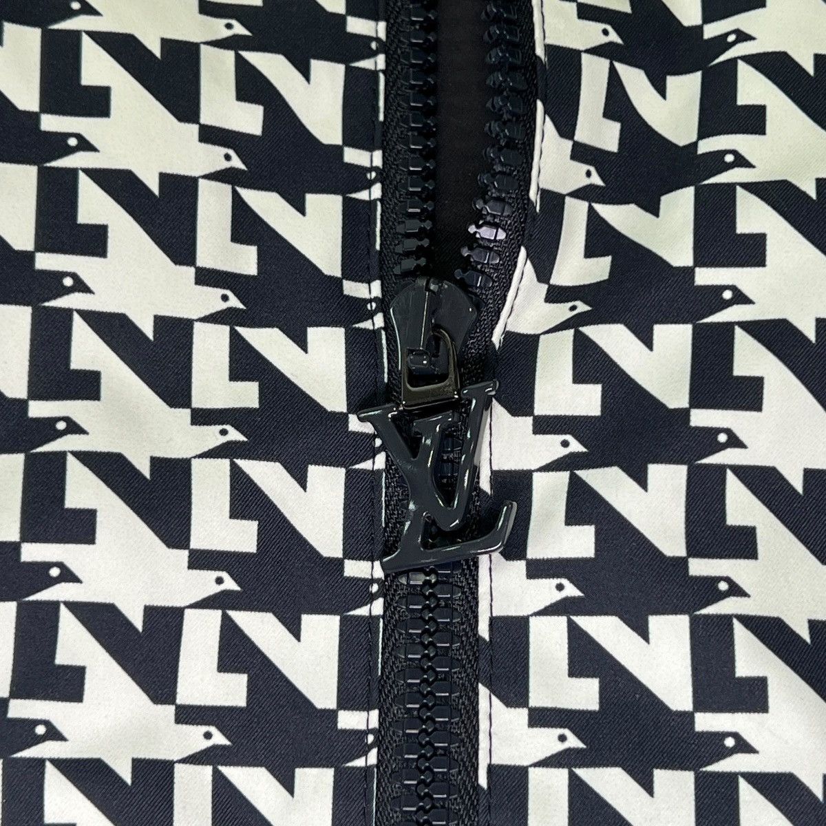 Louis Vuitton LOUIS VUITTON 23SS Padded Jacket & Nylon Track Pants Set-up Size US L / EU 52-54 / 3 - 6 Thumbnail