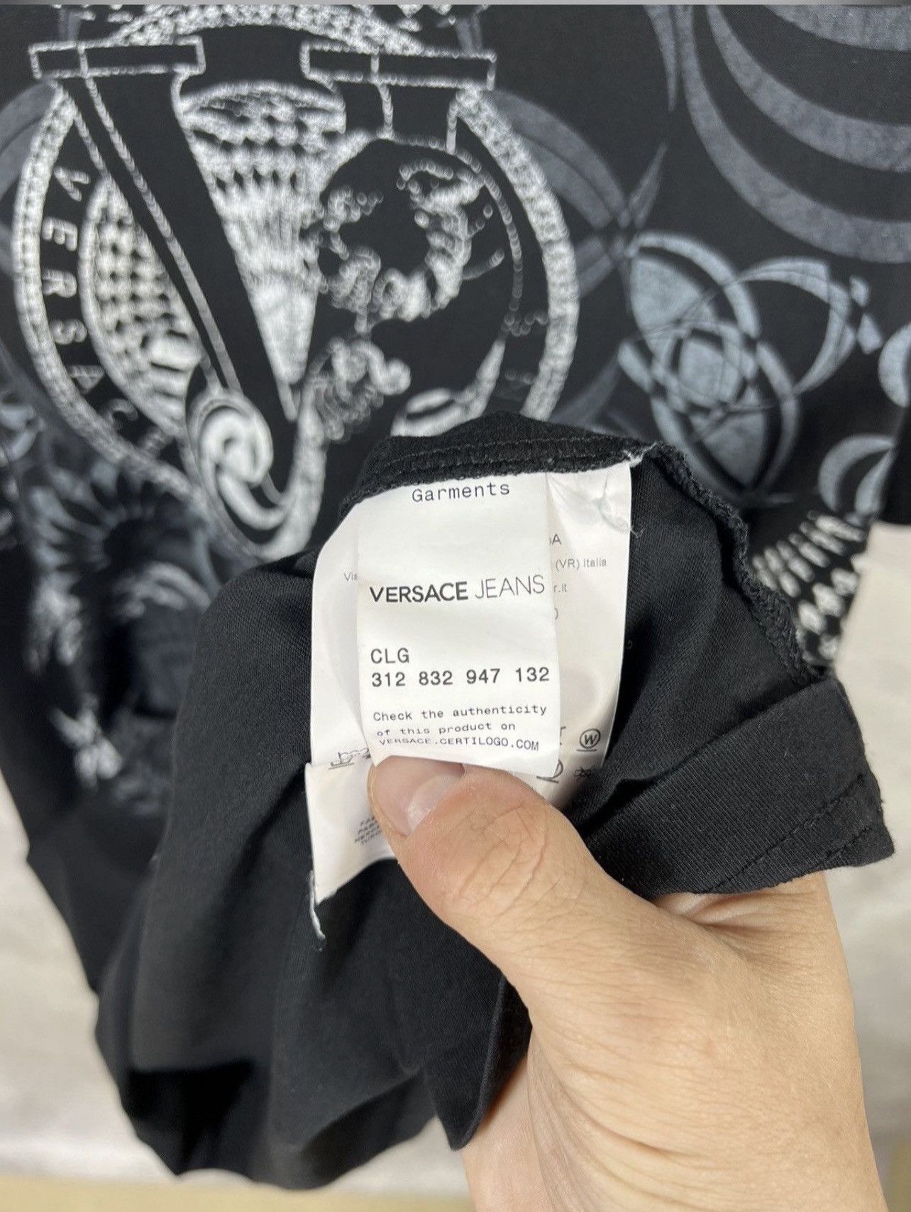 Versace × Vintage Vintage Versace Y2k Tee Size US S / EU 44-46 / 1 - 5 Thumbnail