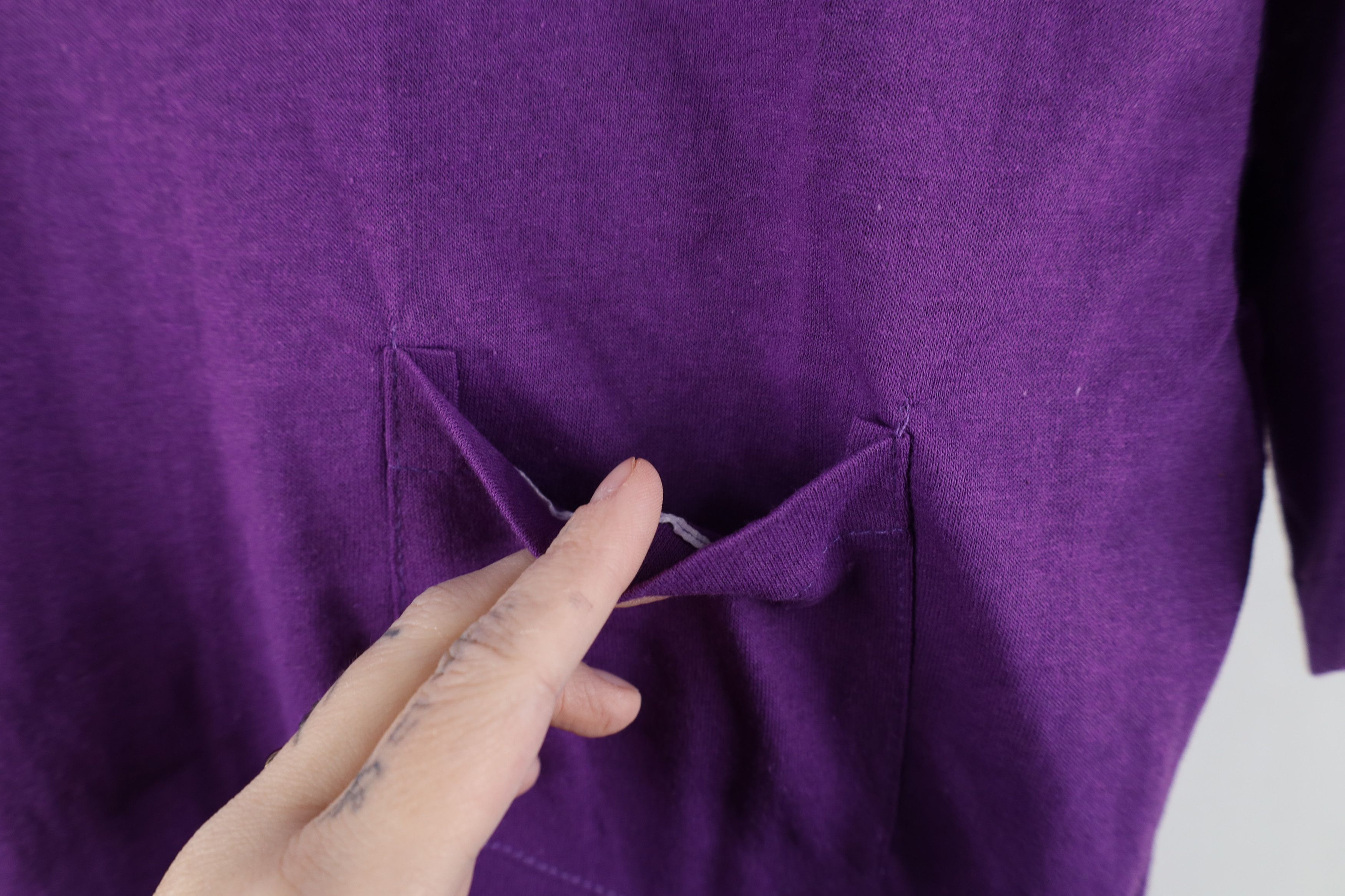 Vintage Vintage 70s Streetwear Faded Blank Pocket T-Shirt Purple USA Size US L / EU 52-54 / 3 - 5 Thumbnail