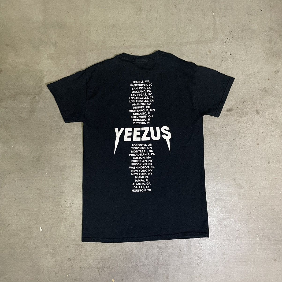 Band Tees × Rap Tees × Vintage Kanye West Yeezus Tour Maison Mask Yeezy Concert S Size US S / EU 44-46 / 1 - 5 Thumbnail